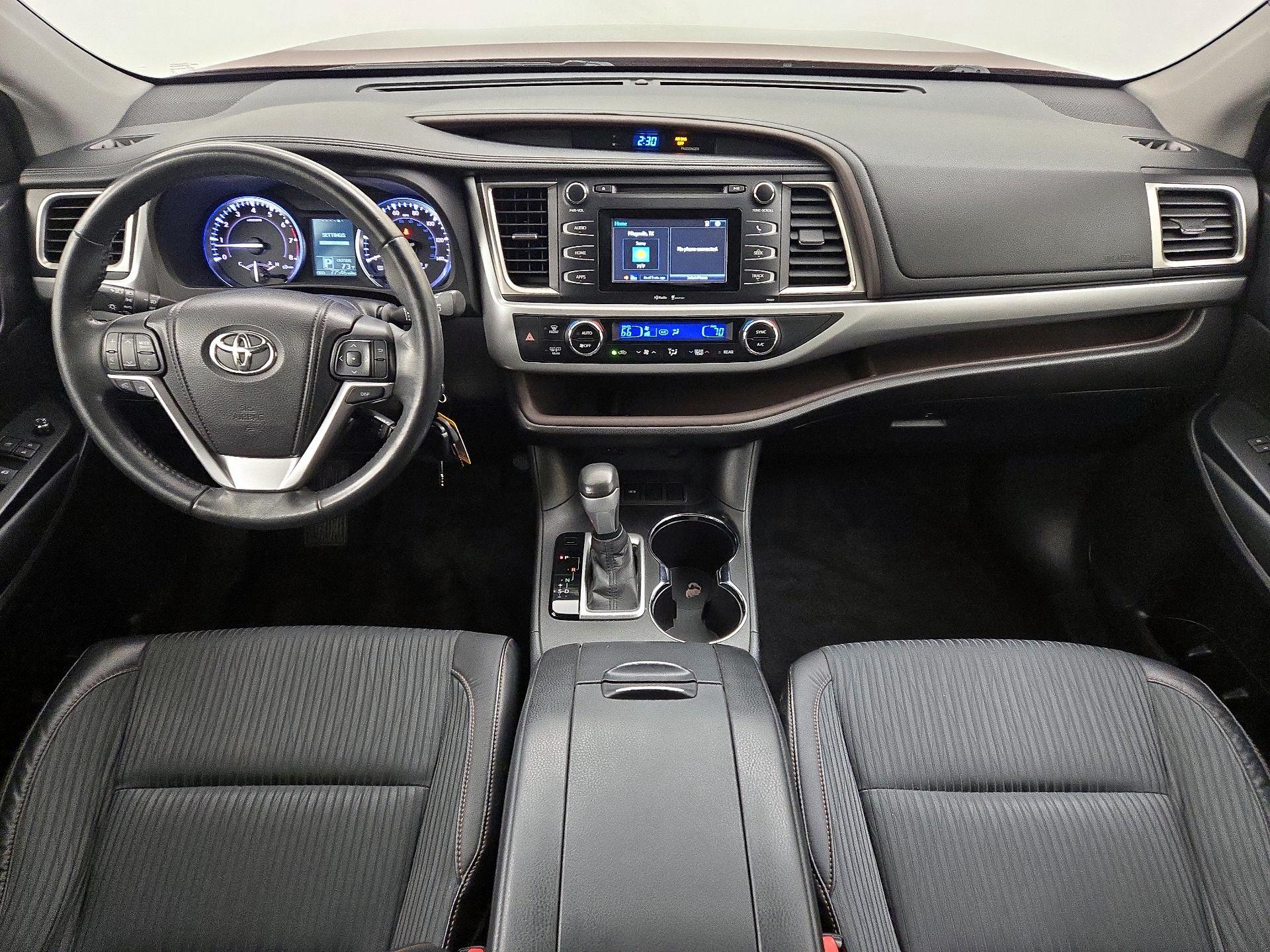 Thumbnail: 2015 Toyota Highlander - 9