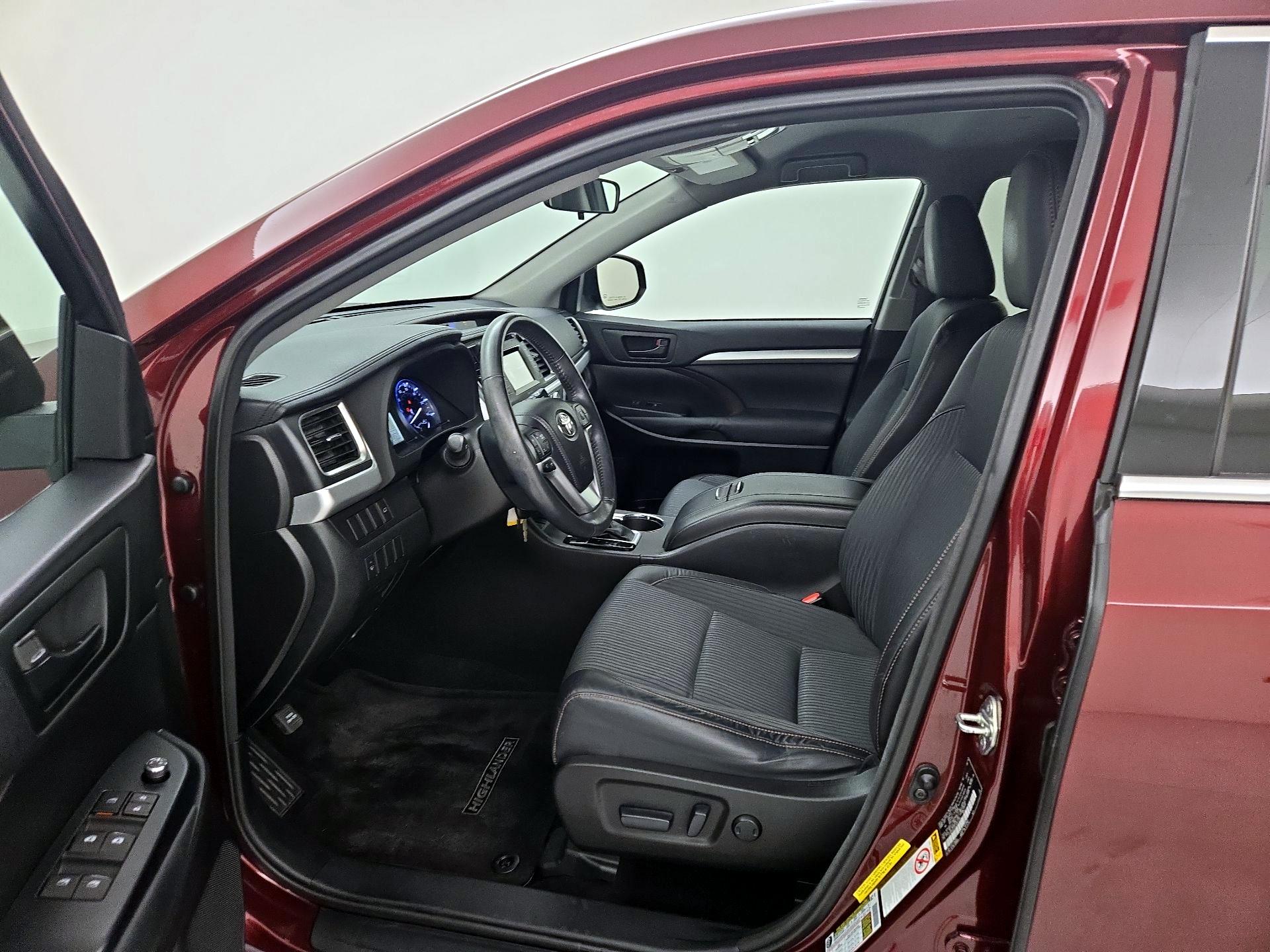 Thumbnail: 2015 Toyota Highlander - 11