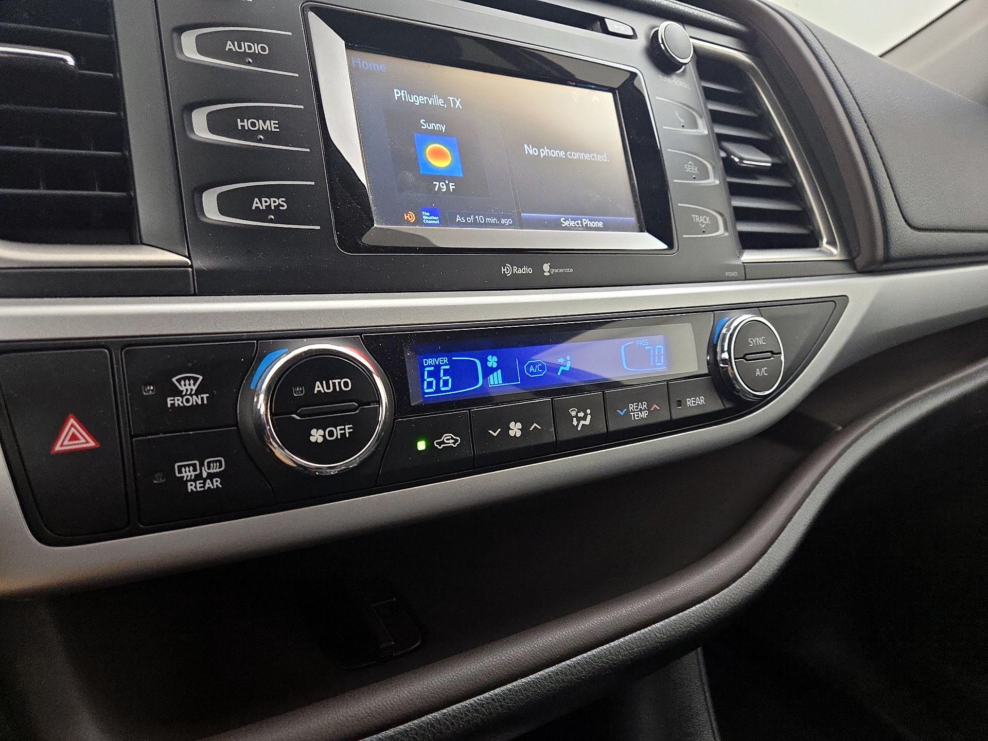 Thumbnail: 2015 Toyota Highlander - 16