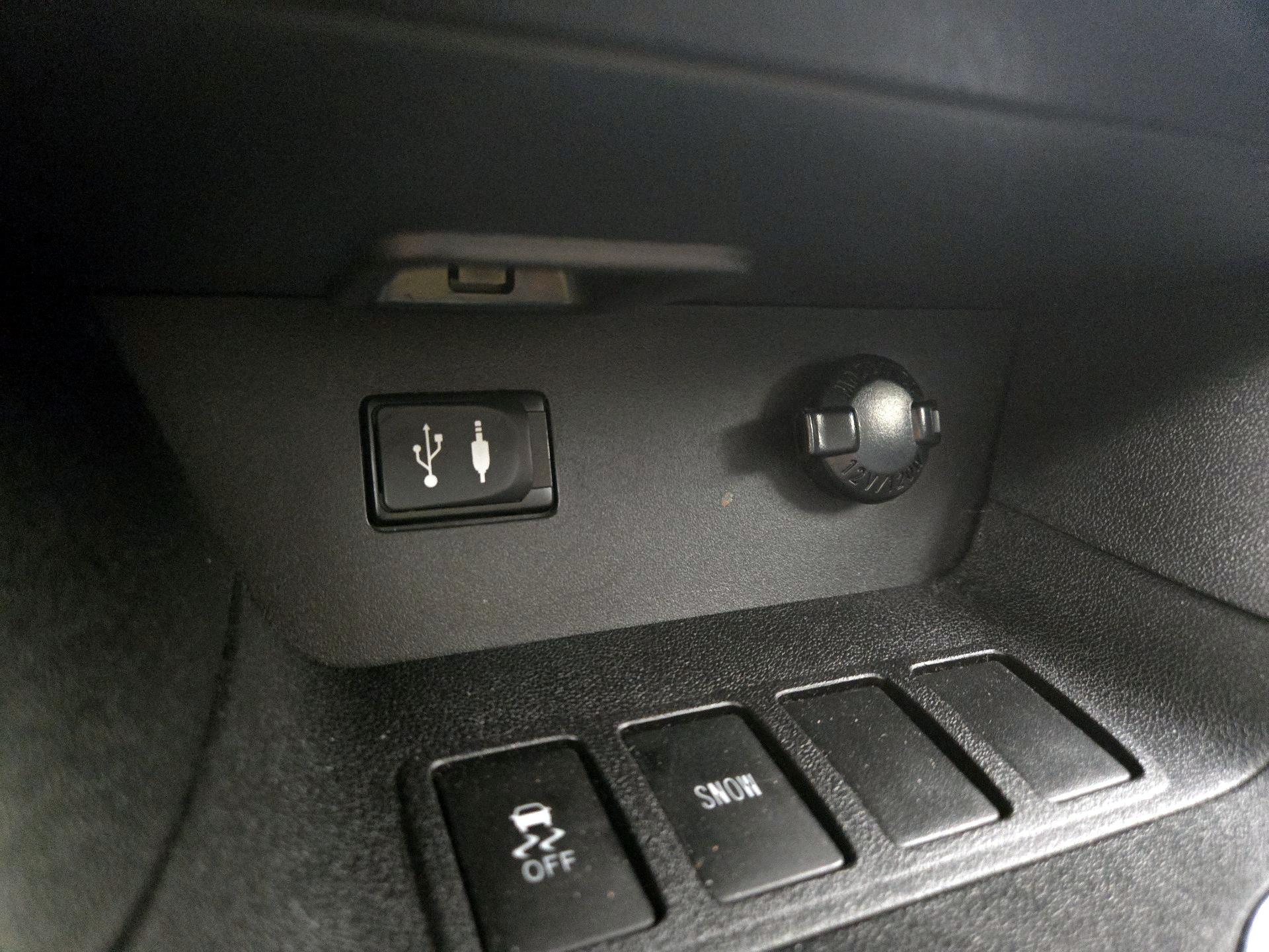 Thumbnail: 2015 Toyota Highlander - 18