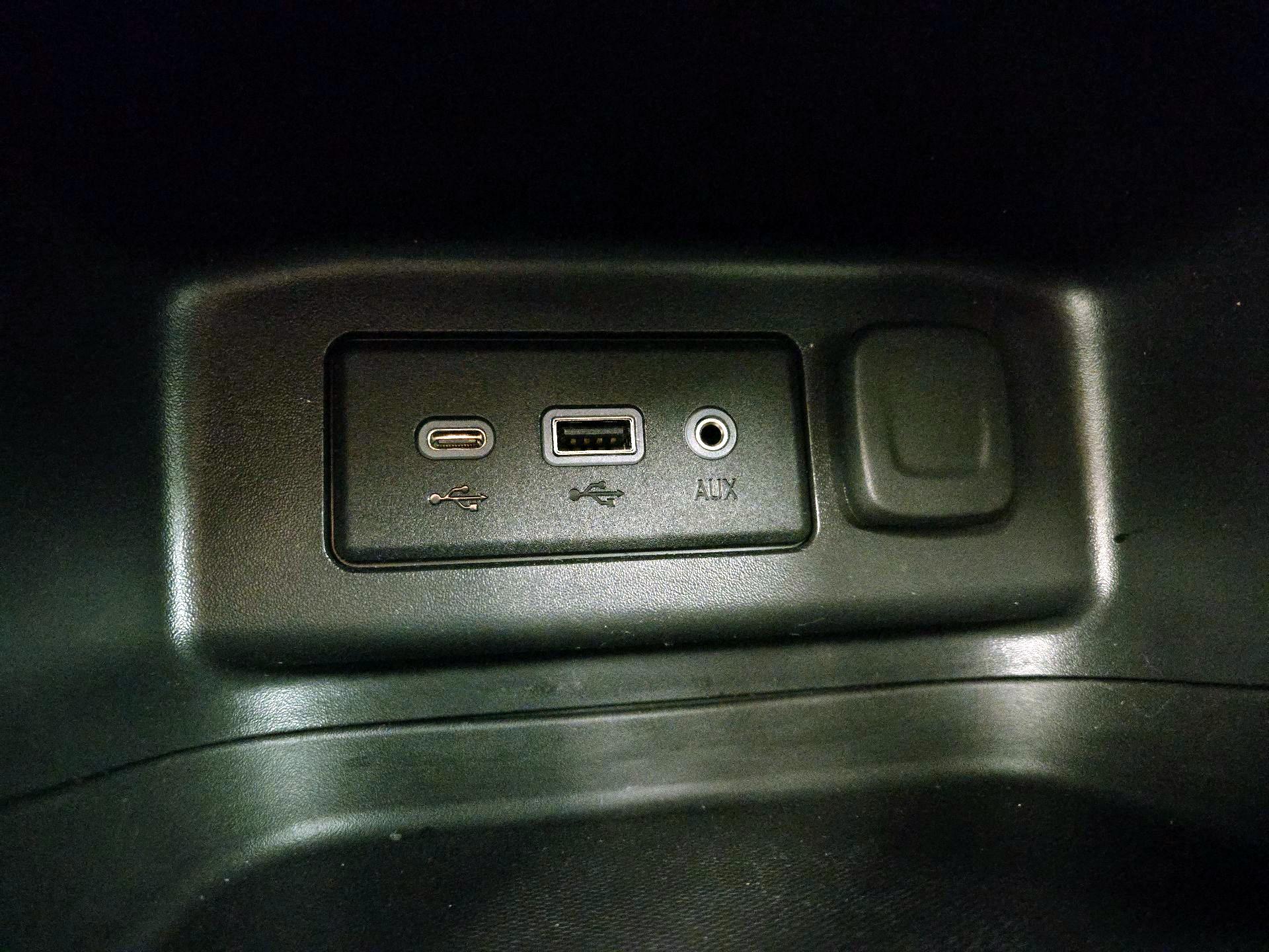 Thumbnail: 2023 Chevrolet Equinox - 16