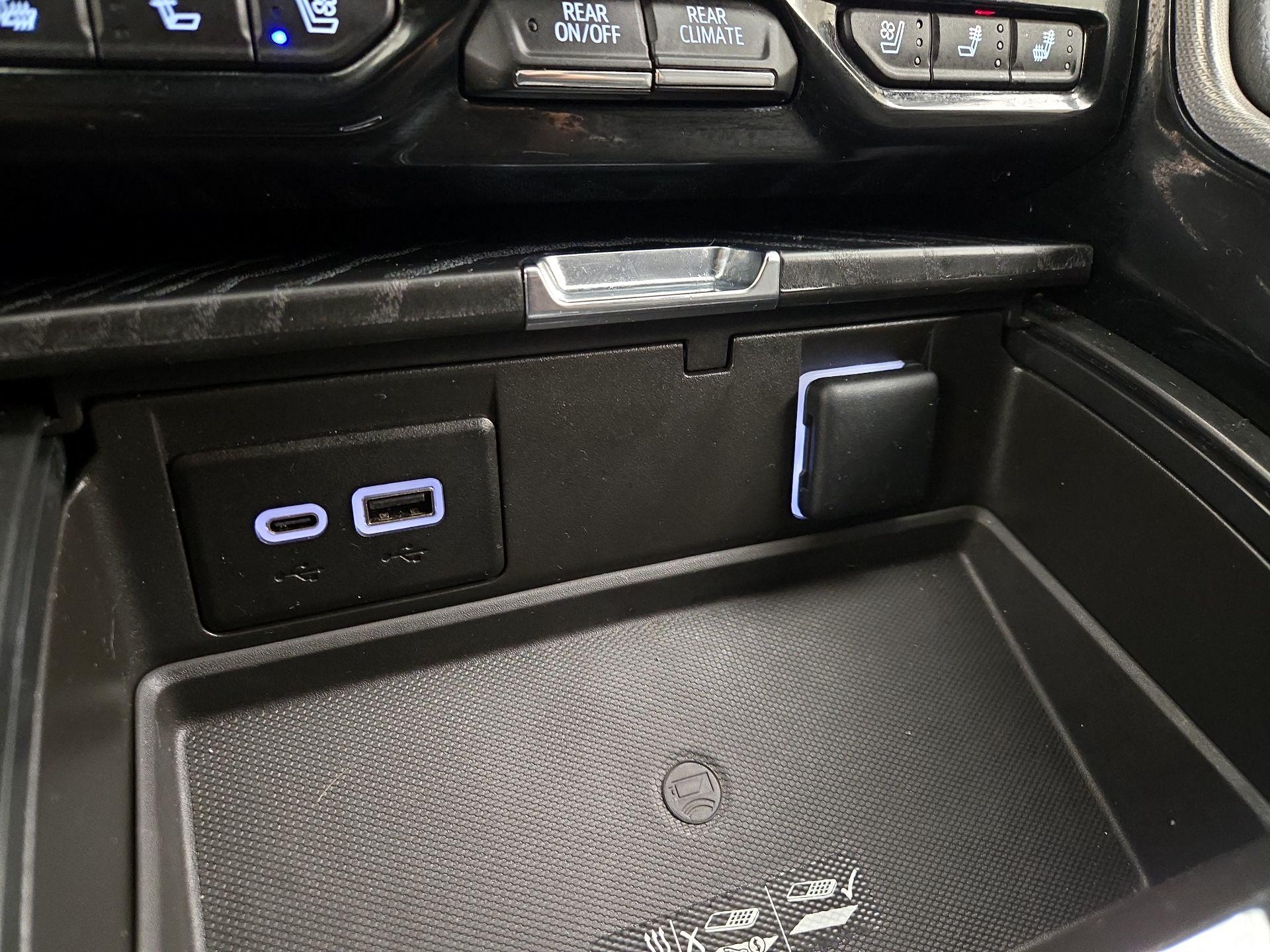 Thumbnail: 2023 GMC Yukon - 18