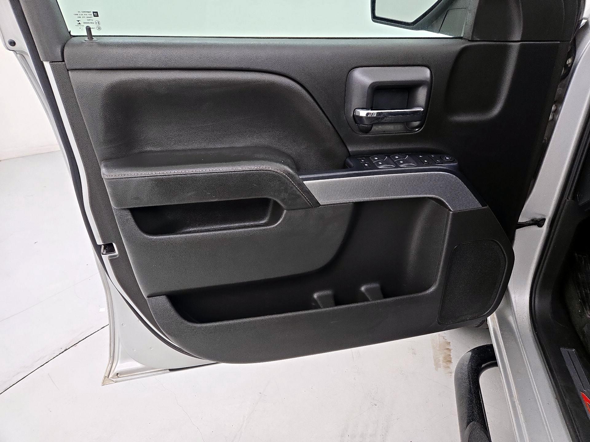 Thumbnail: 2018 Chevrolet Silverado 1500 - 12