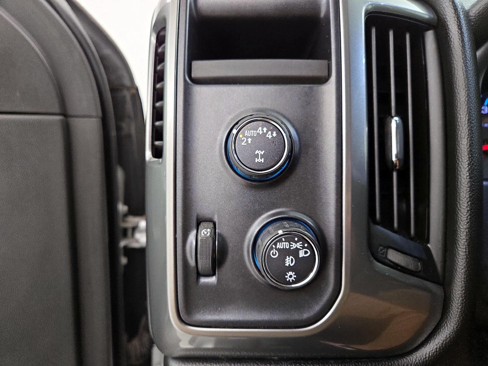 Thumbnail: 2018 Chevrolet Silverado 1500 - 13