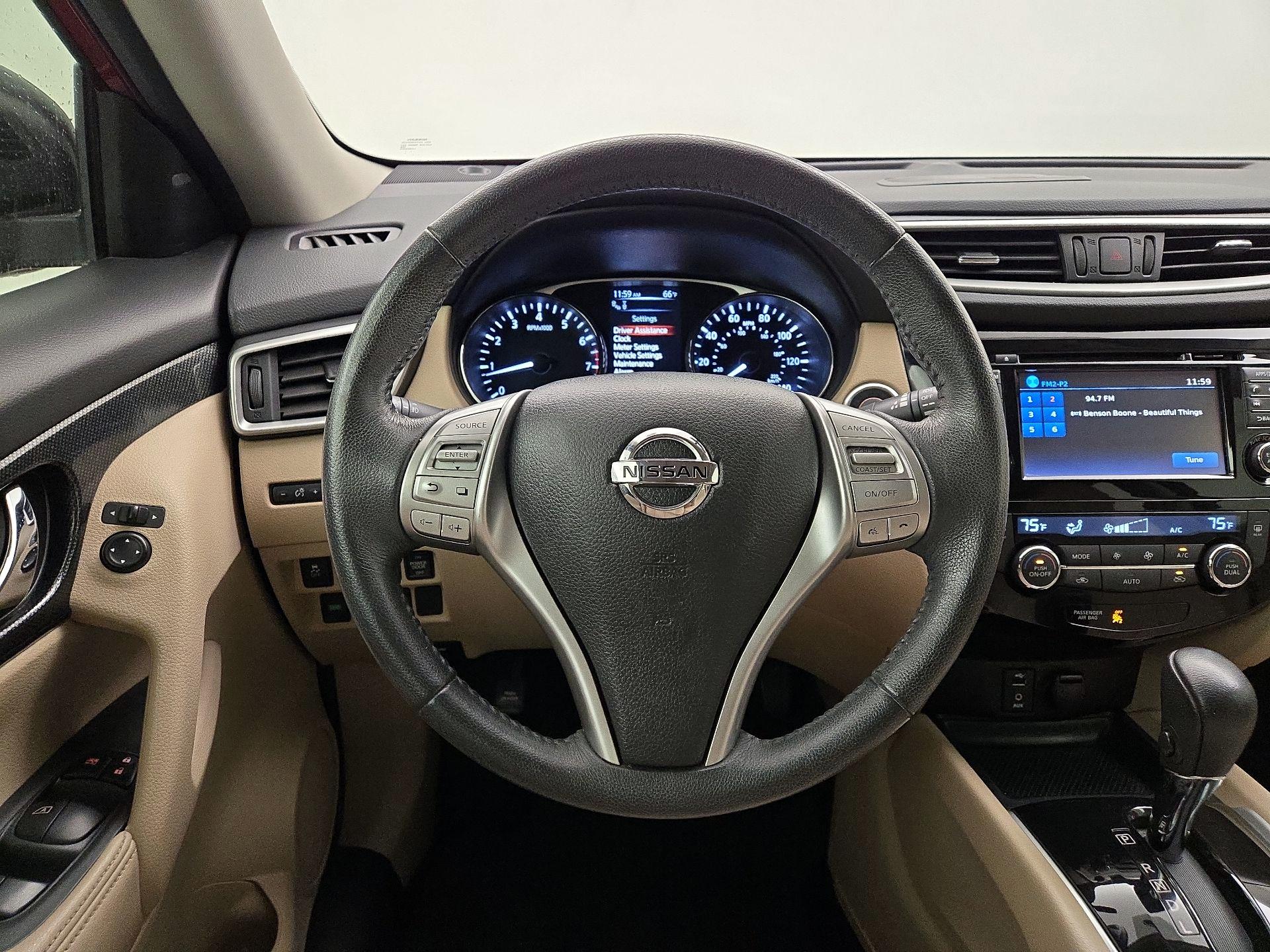 Thumbnail: 2016 Nissan Rogue - 10