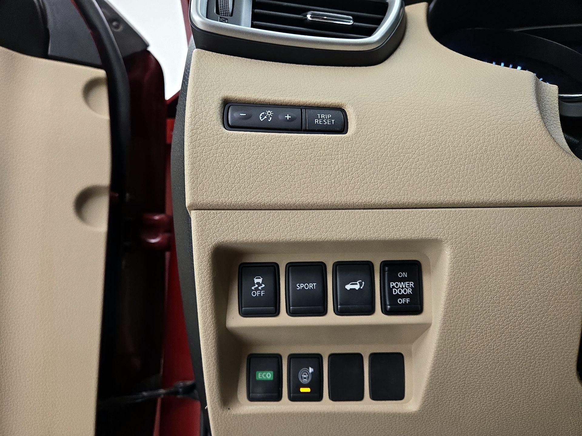 Thumbnail: 2016 Nissan Rogue - 13