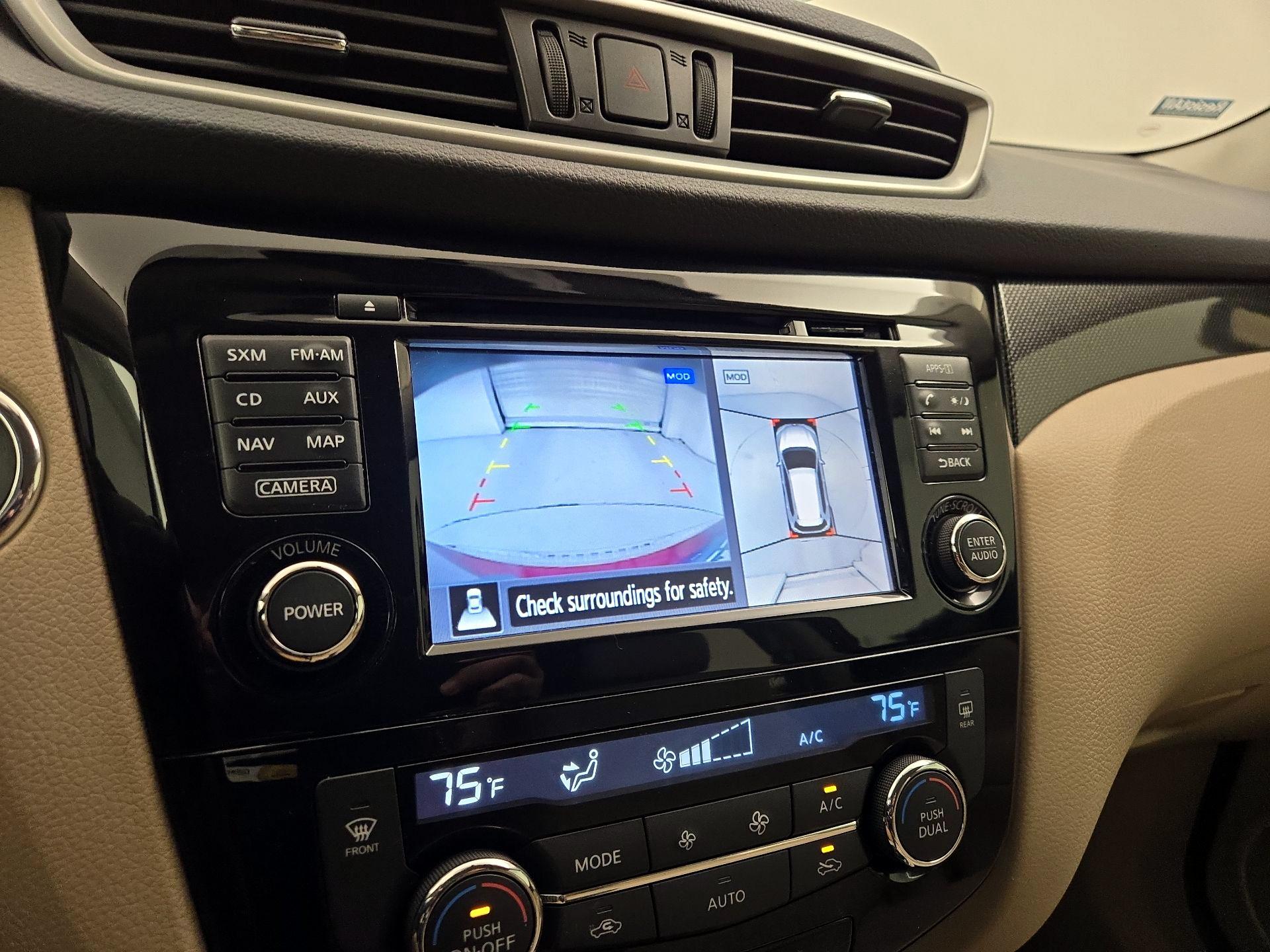 Thumbnail: 2016 Nissan Rogue - 15