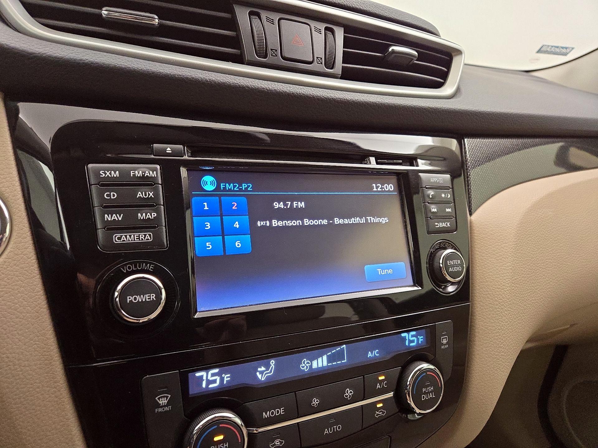 Thumbnail: 2016 Nissan Rogue - 16