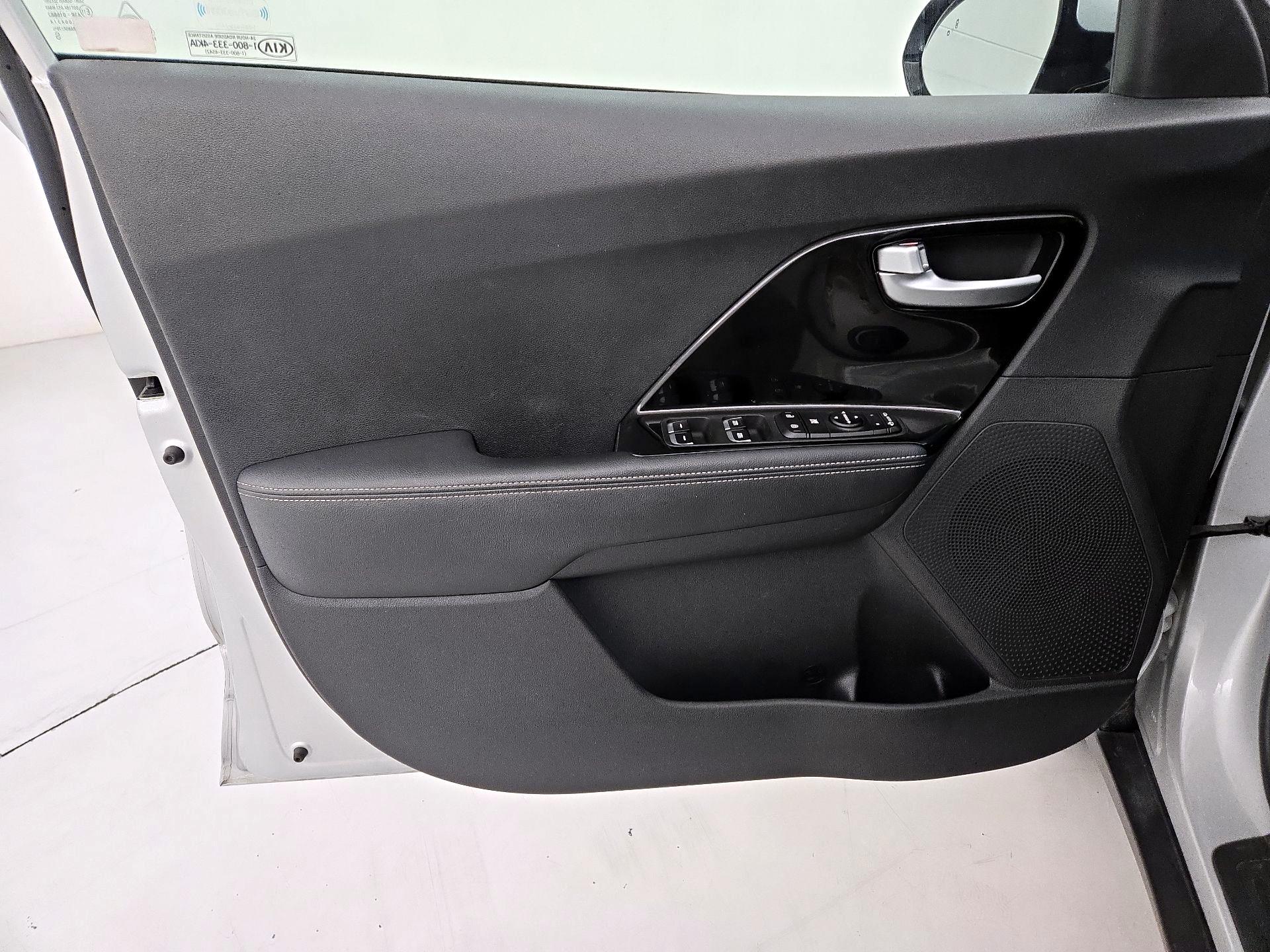 Thumbnail: 2019 Kia Niro - 12