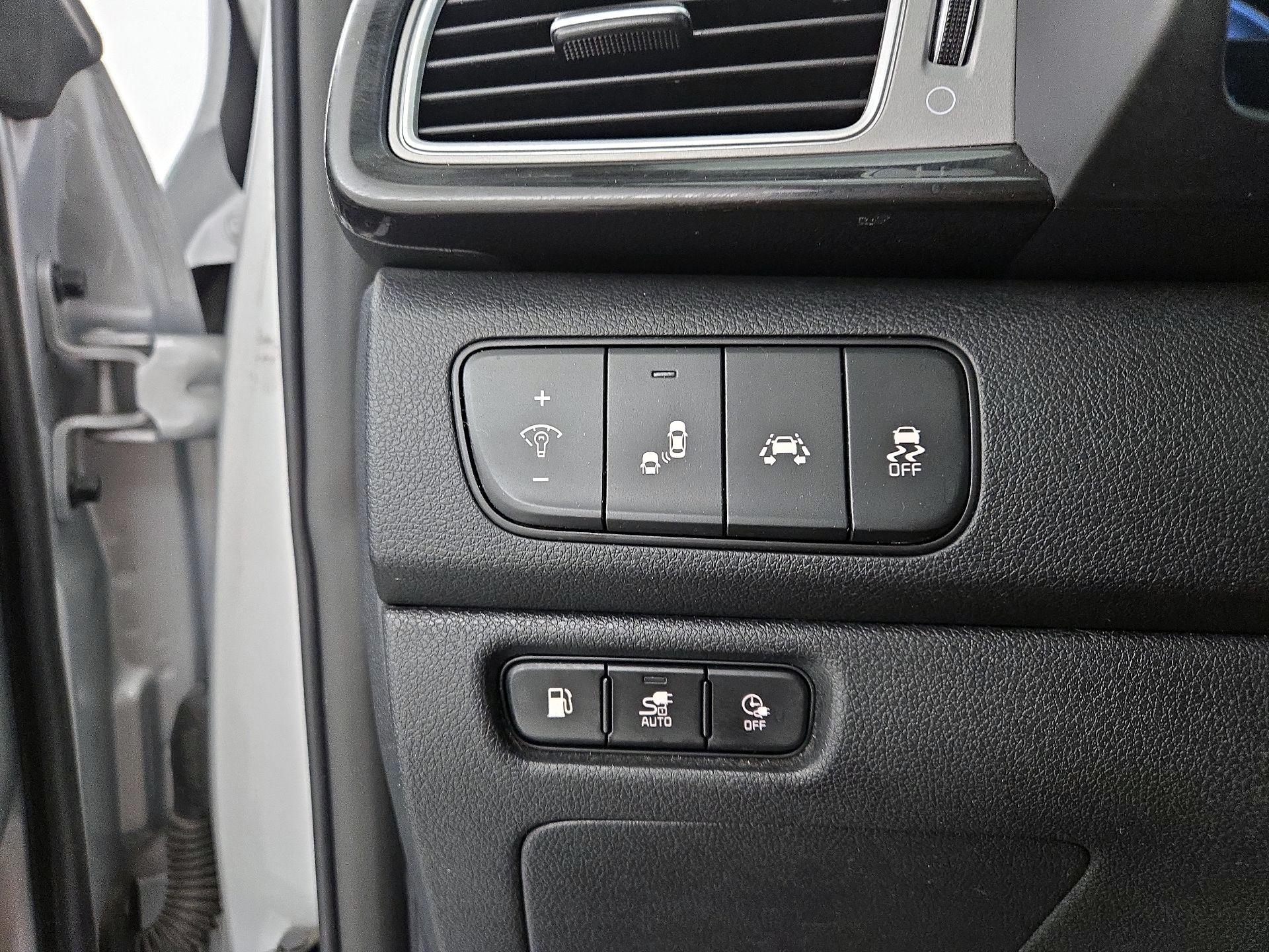 Thumbnail: 2019 Kia Niro - 13