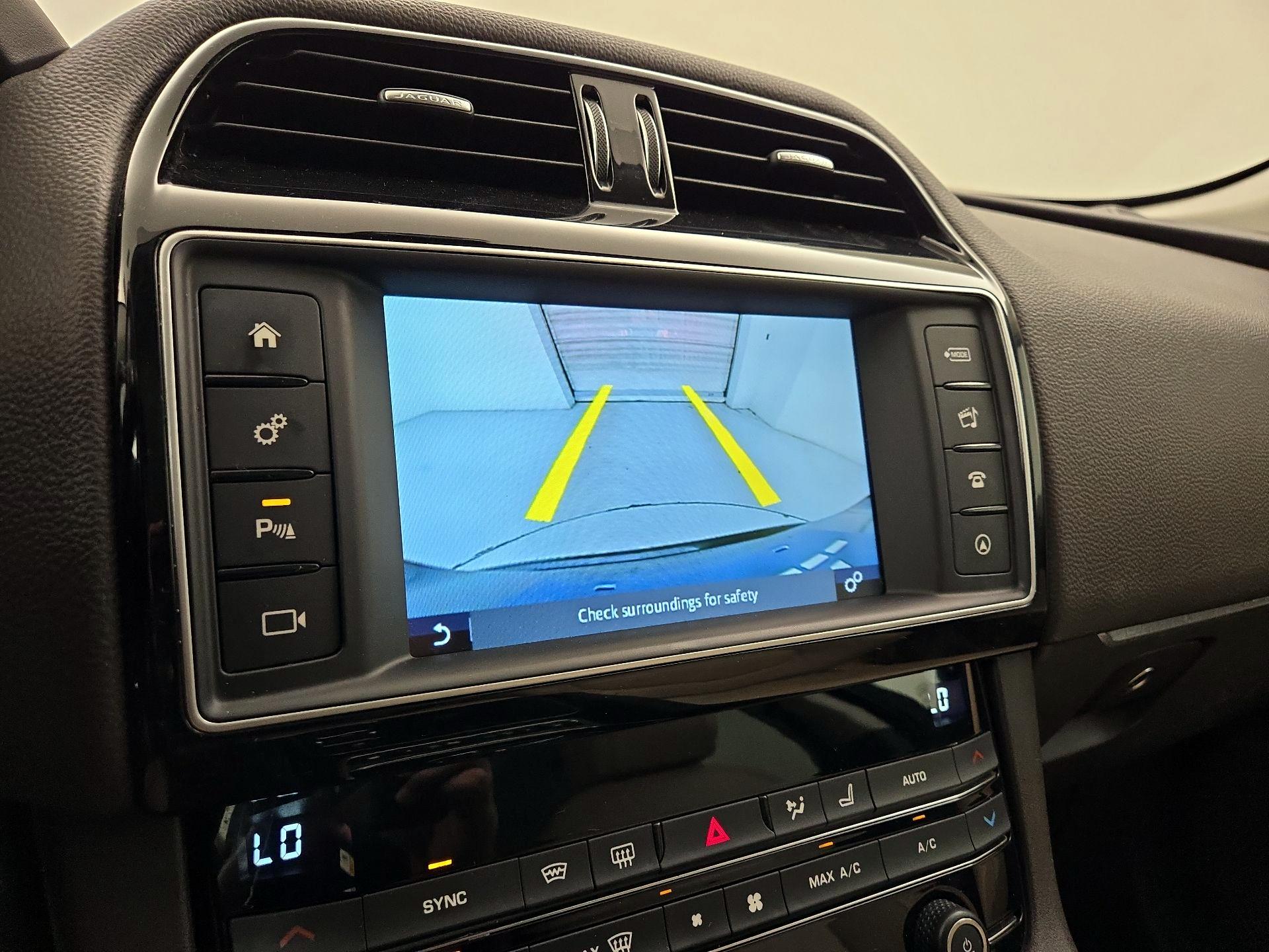 Thumbnail: 2017 Jaguar F-Pace - 15