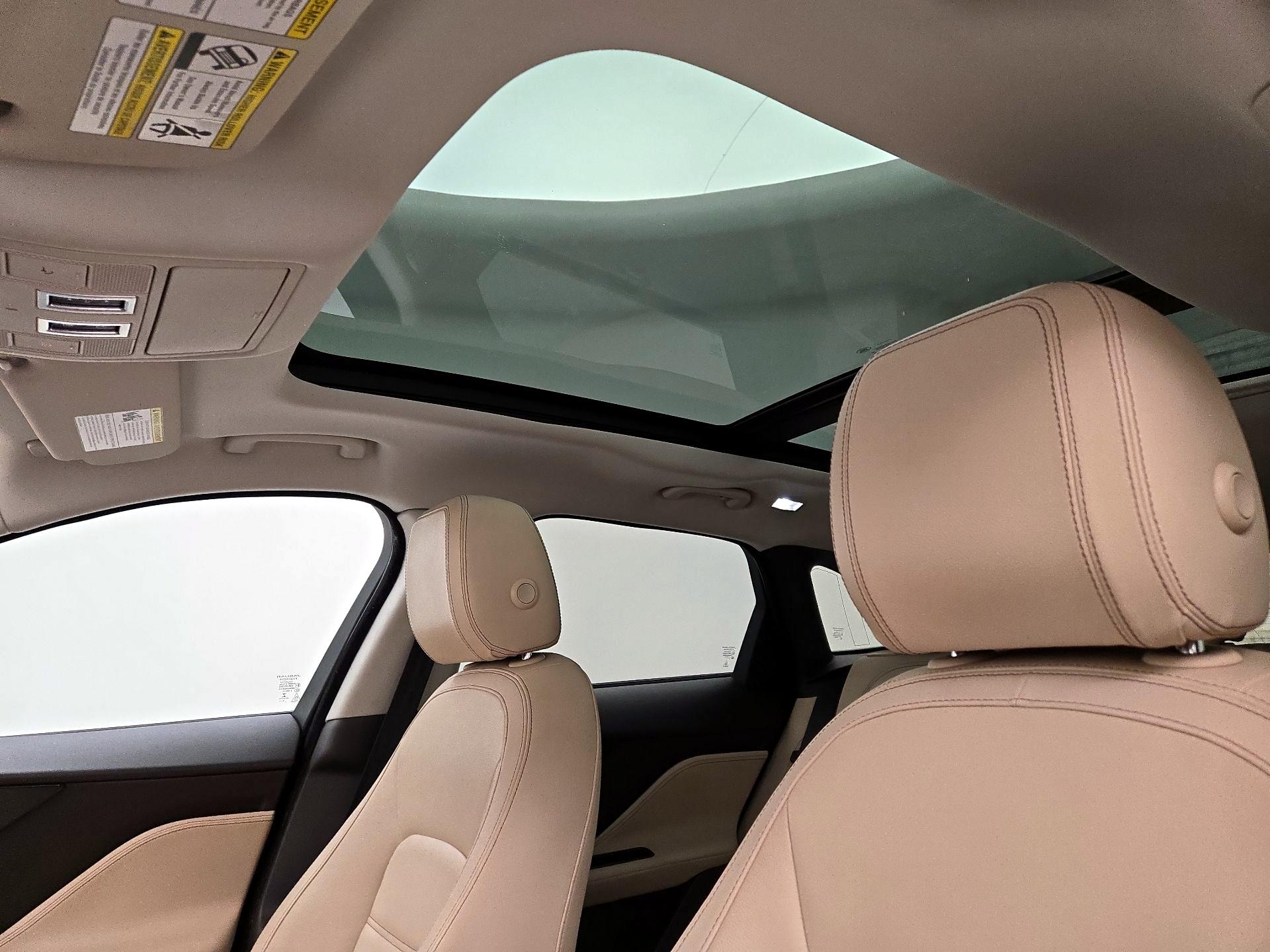 Thumbnail: 2017 Jaguar F-Pace - 20