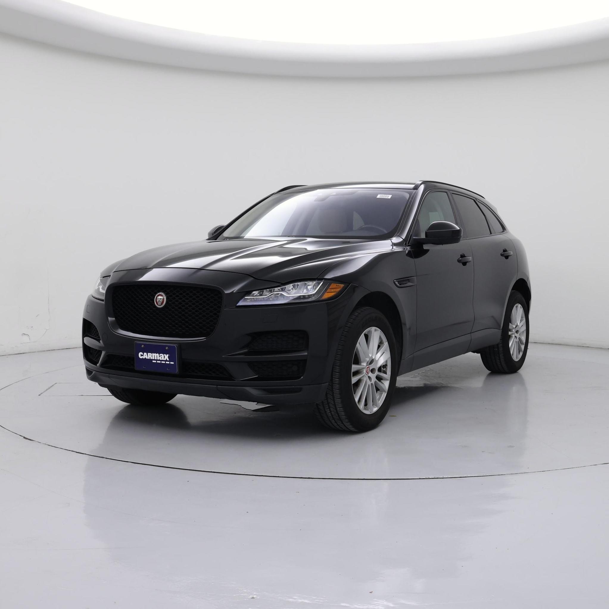 Thumbnail: 2017 Jaguar F-Pace - 4