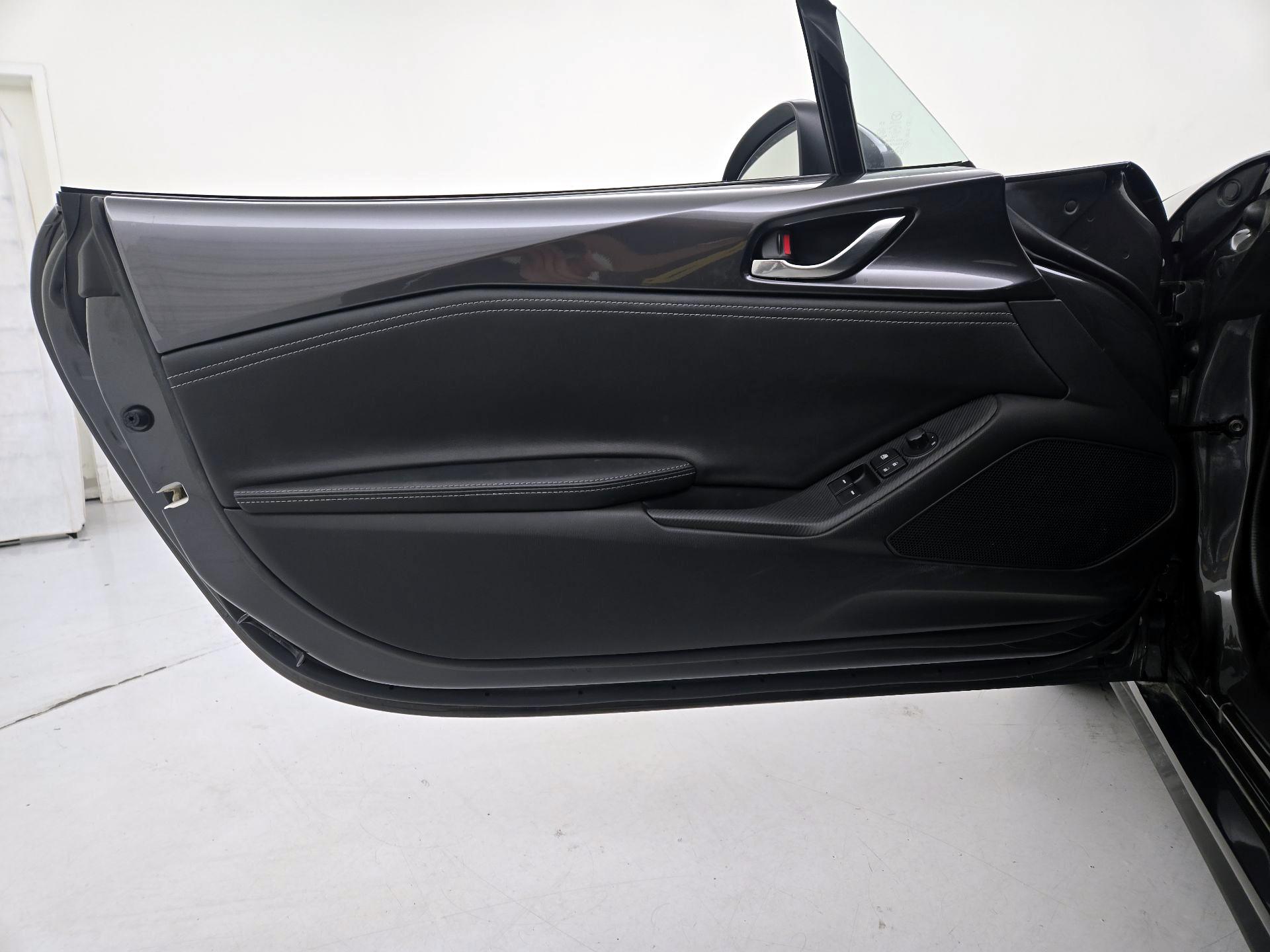 Thumbnail: 2022 Mazda MX-5 Miata - 12