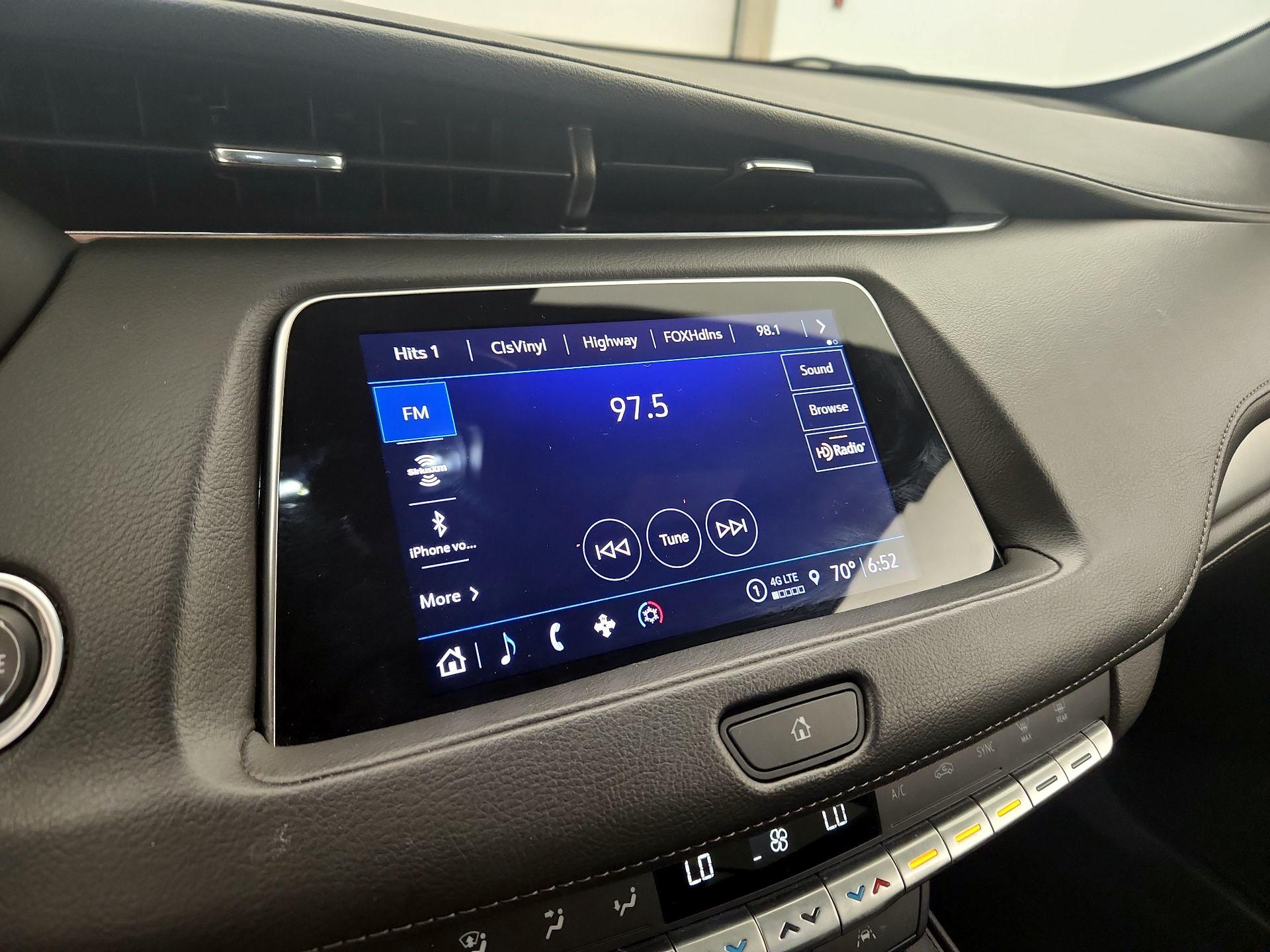 Thumbnail: 2023 Cadillac XT4 - 15