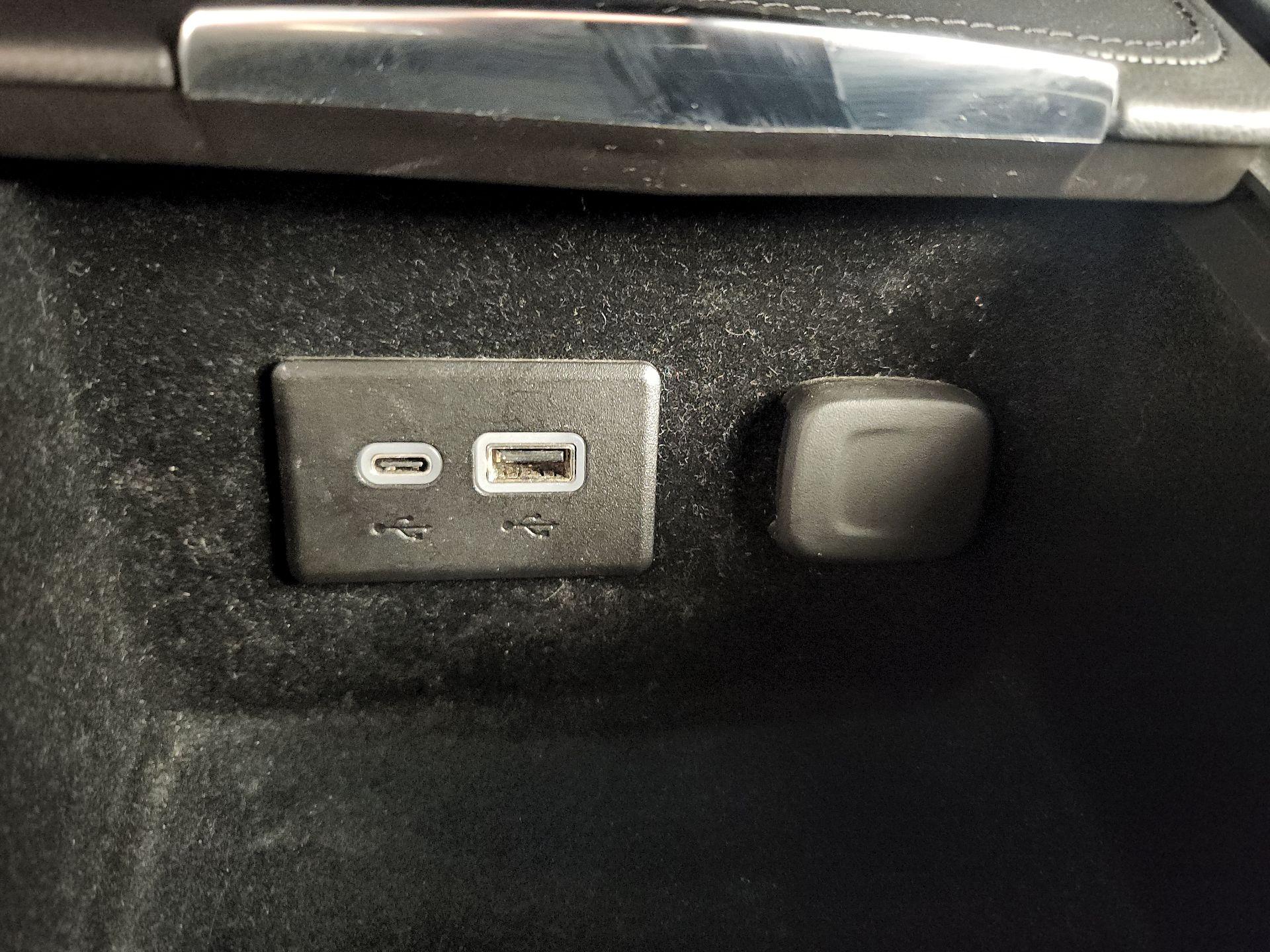 Thumbnail: 2023 Cadillac XT4 - 18