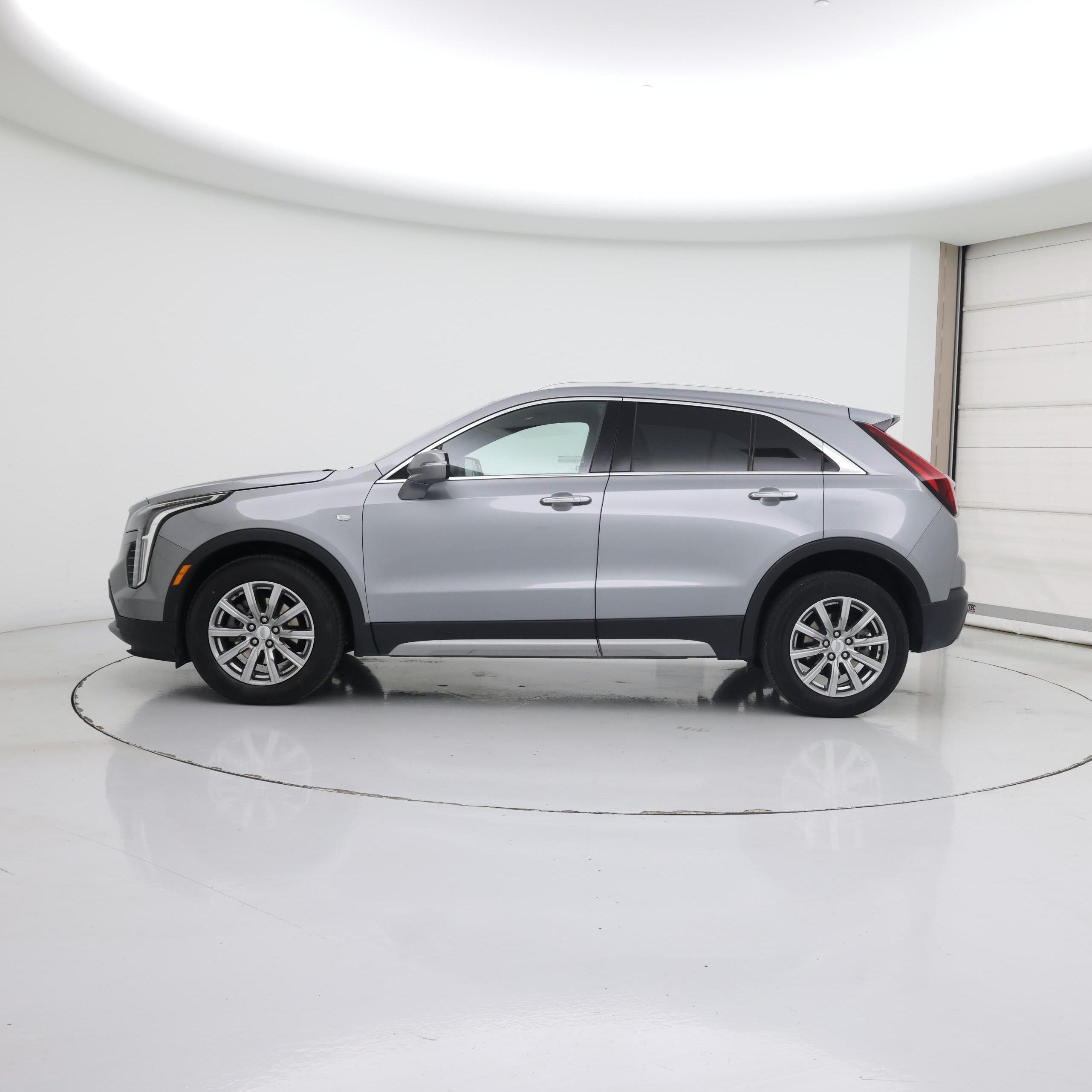 Thumbnail: 2023 Cadillac XT4 - 3