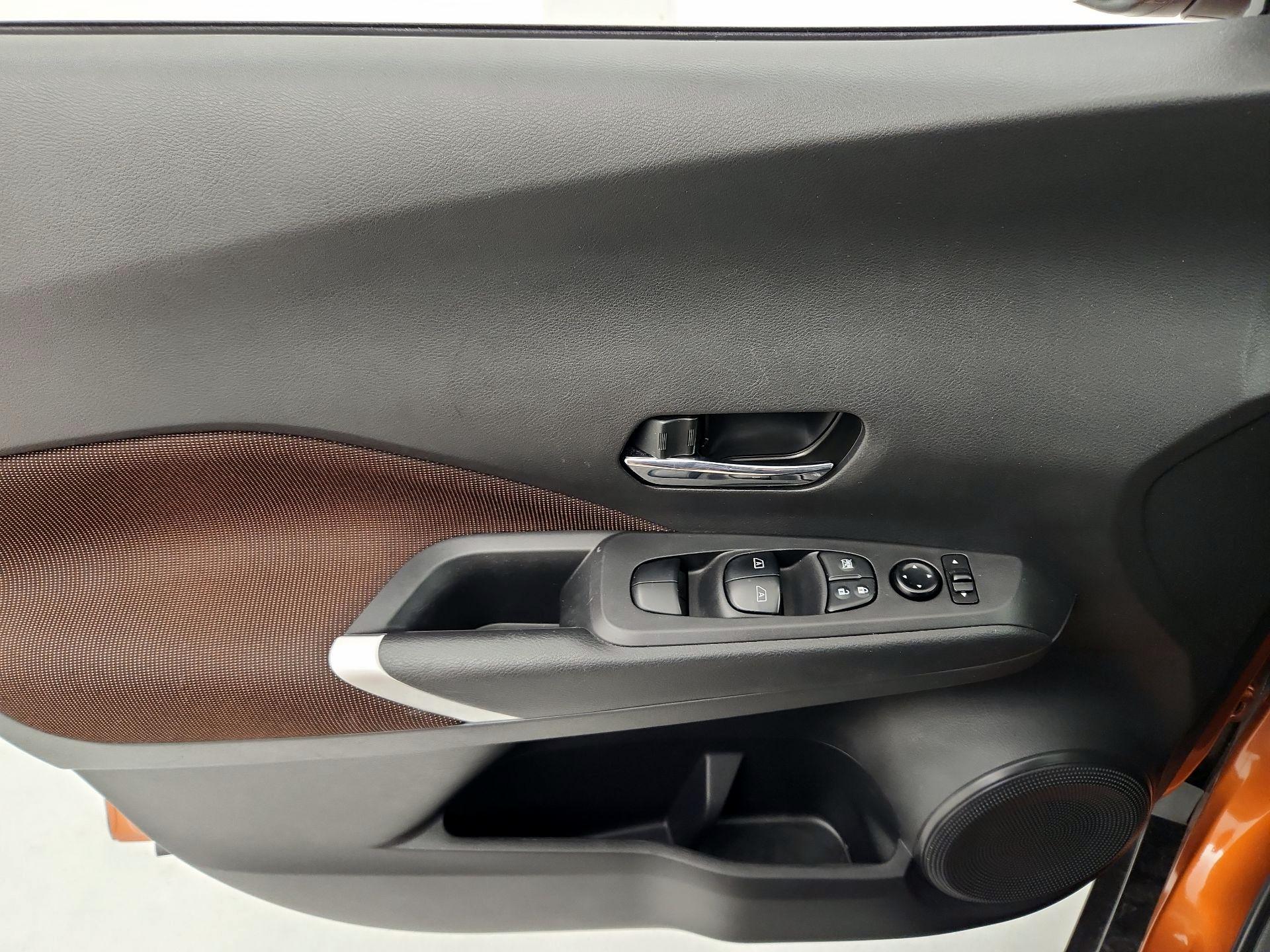 Thumbnail: 2023 Nissan Kicks - 12