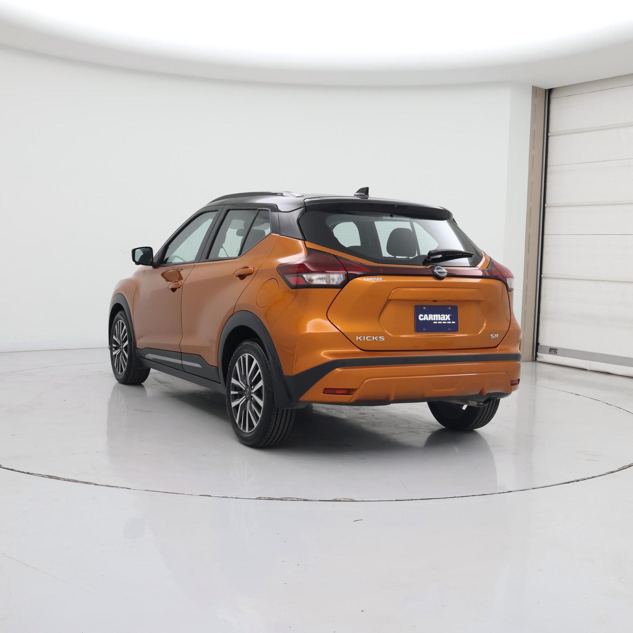 Thumbnail: 2023 Nissan Kicks - 2