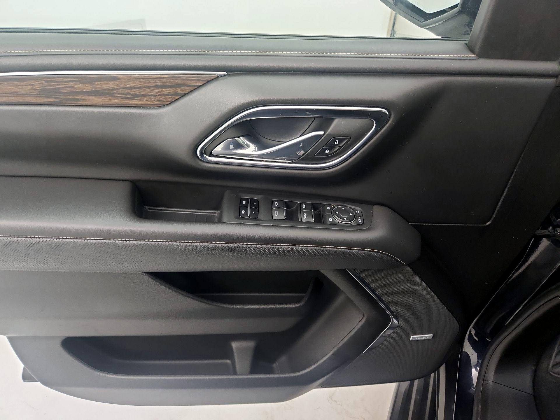 Thumbnail: 2023 Chevrolet Suburban - 12