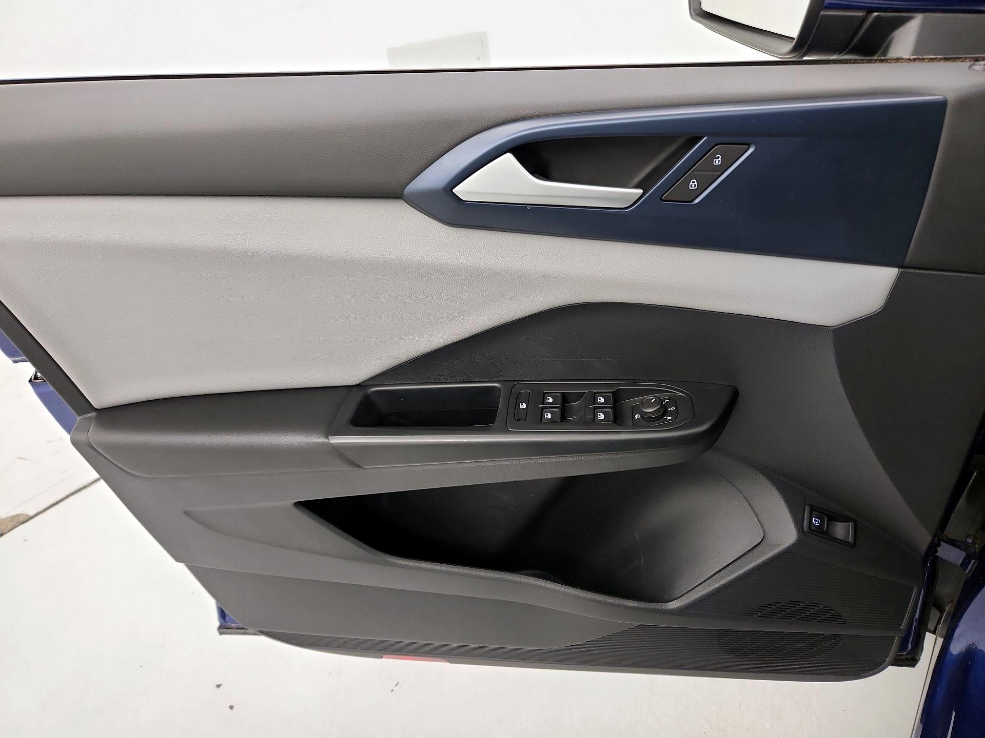 Thumbnail: 2022 Volkswagen Taos - 12