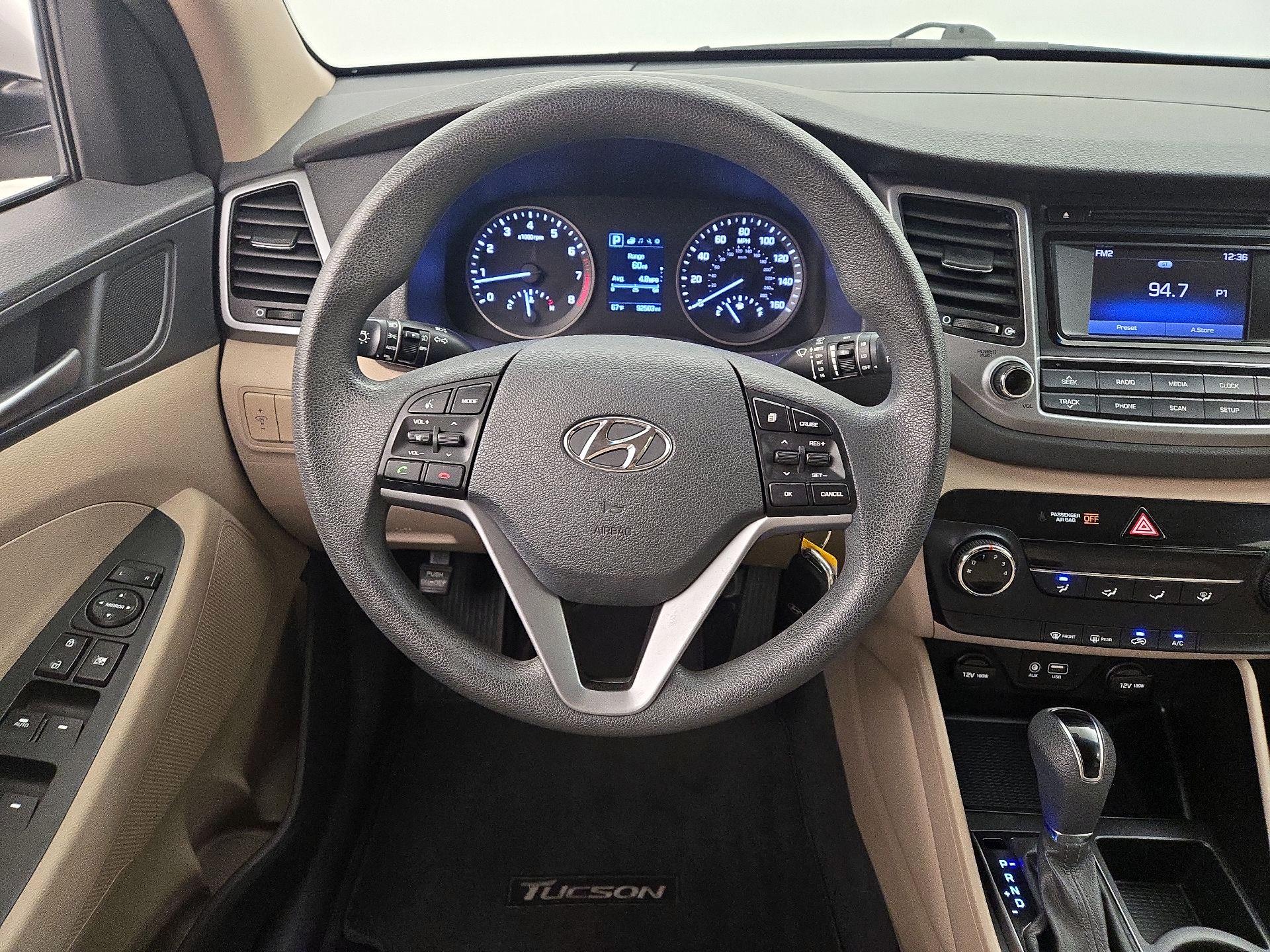 Thumbnail: 2016 Hyundai Tucson - 10