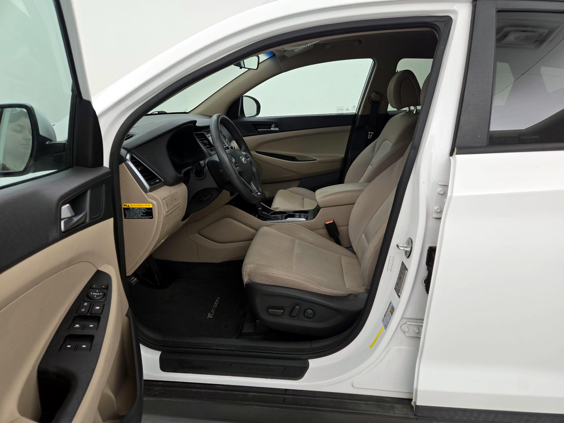 Thumbnail: 2016 Hyundai Tucson - 11