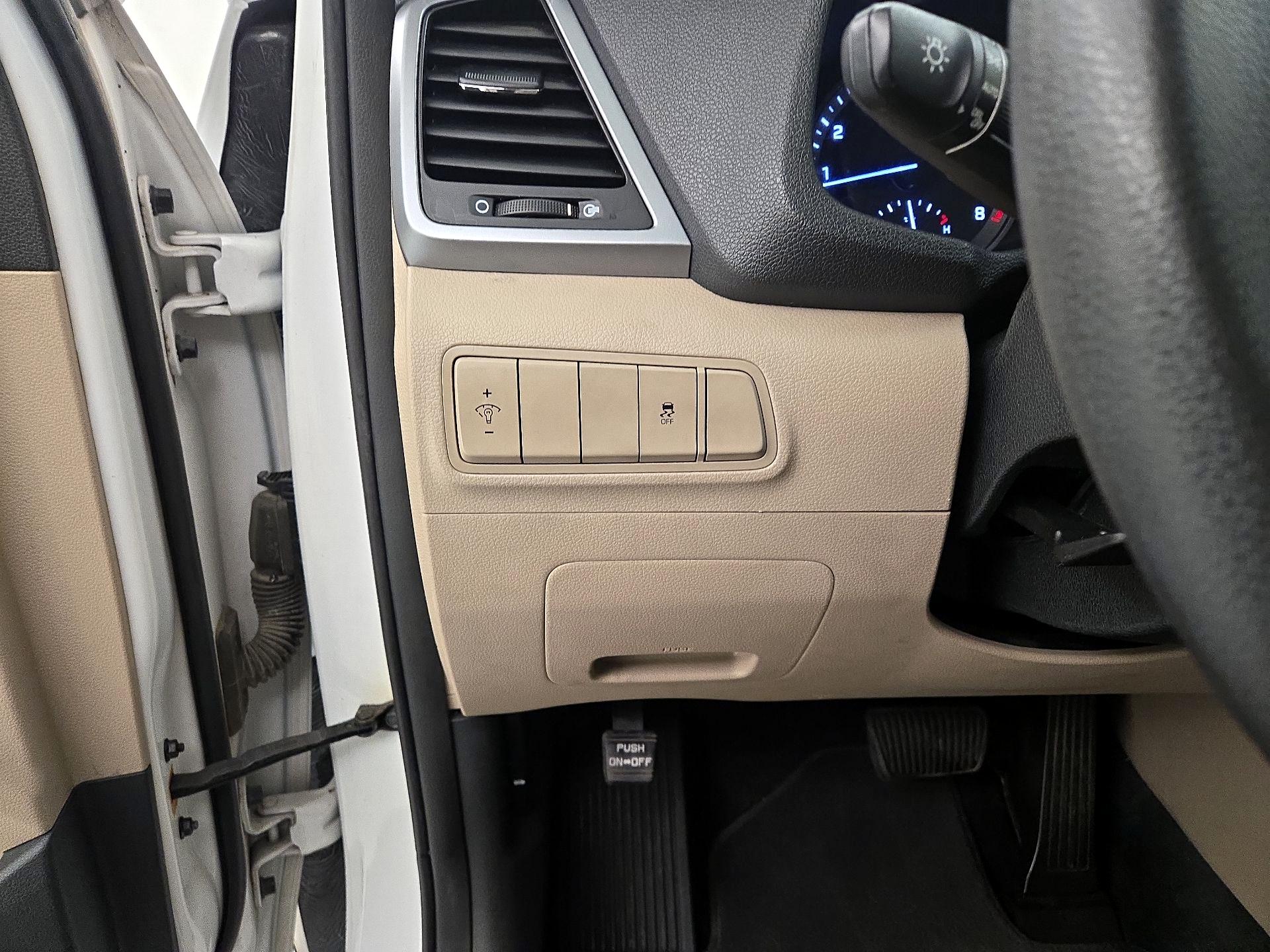 Thumbnail: 2016 Hyundai Tucson - 13