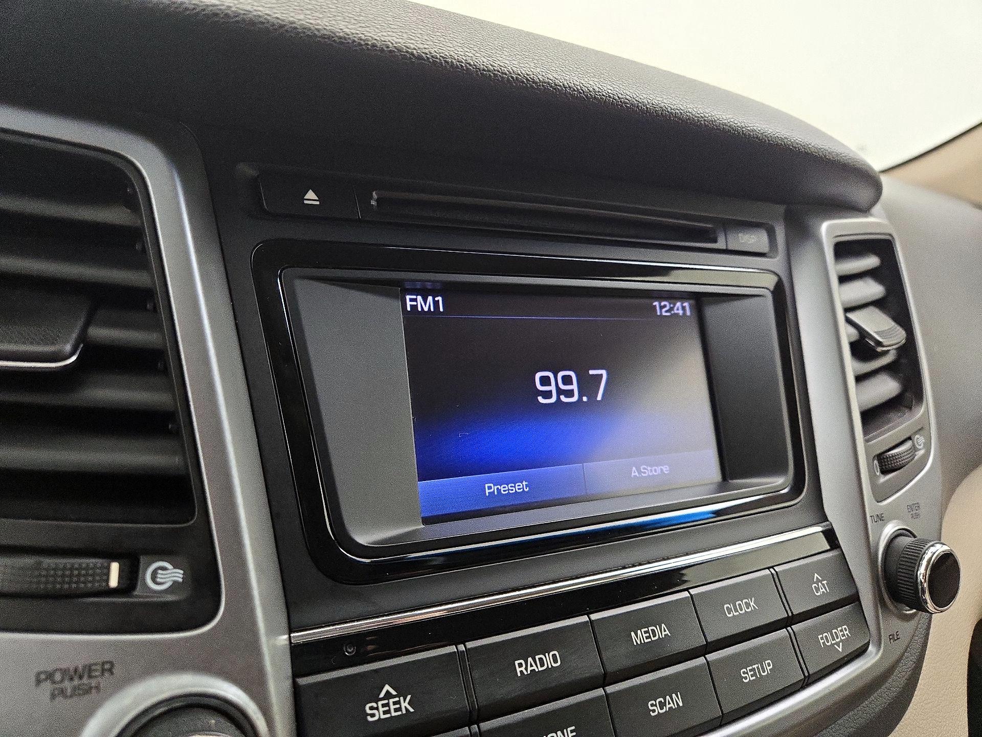 Thumbnail: 2016 Hyundai Tucson - 15