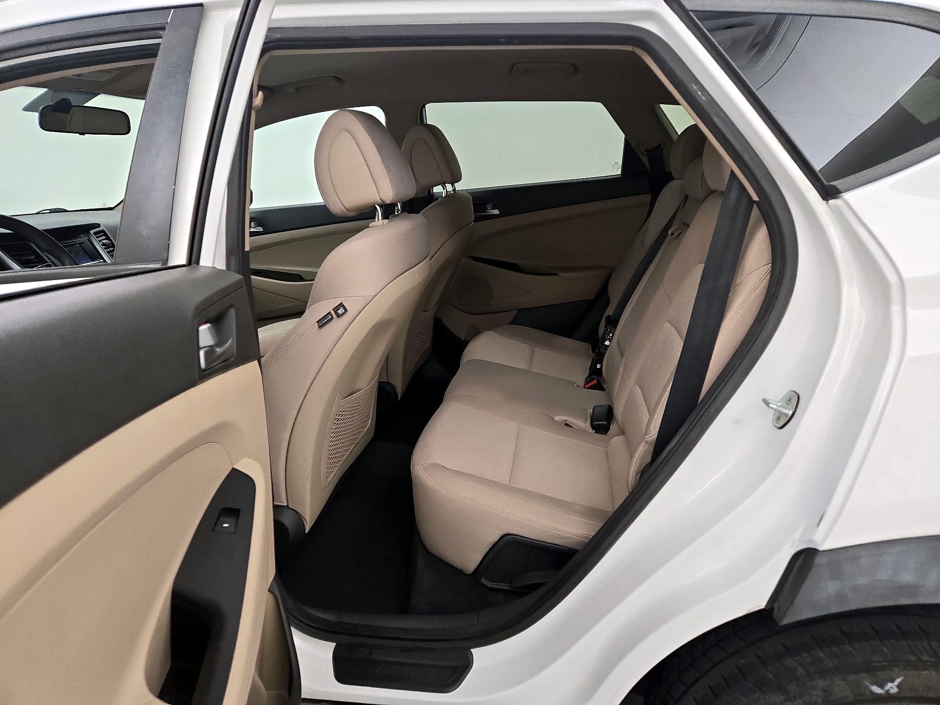 Thumbnail: 2016 Hyundai Tucson - 19