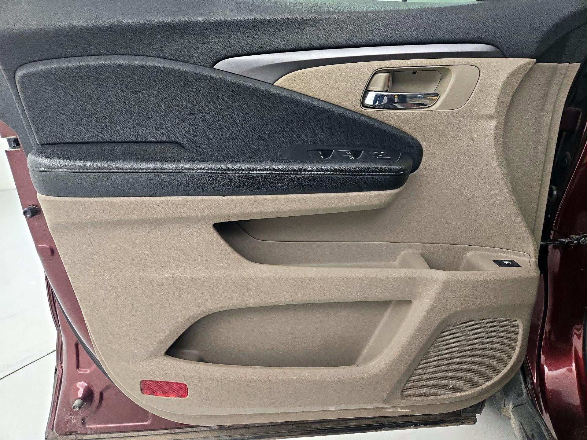 Thumbnail: 2017 Honda Ridgeline - 12