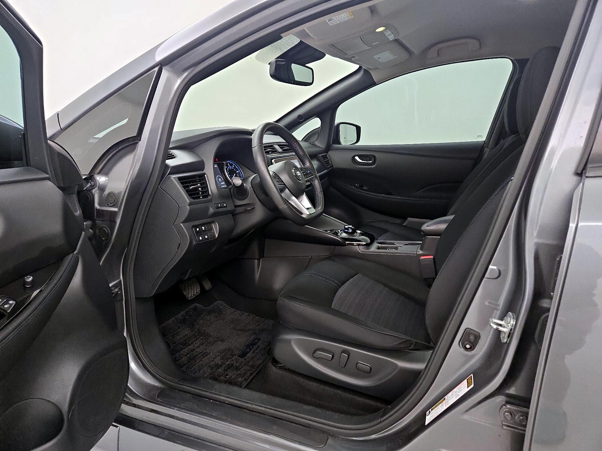 Thumbnail: 2020 Nissan Leaf - 11