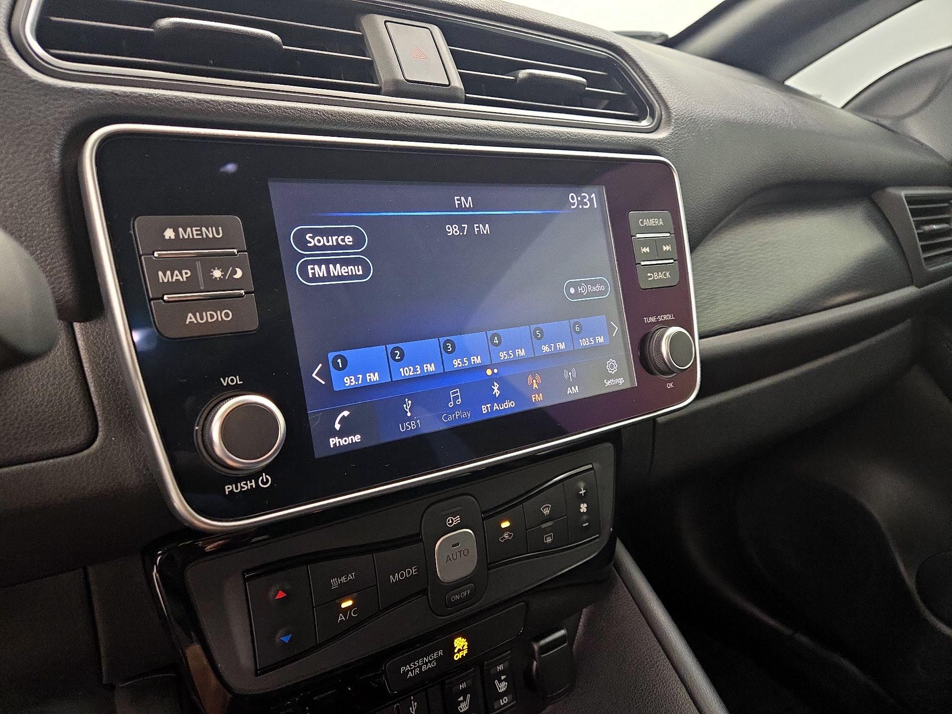 Thumbnail: 2020 Nissan Leaf - 16