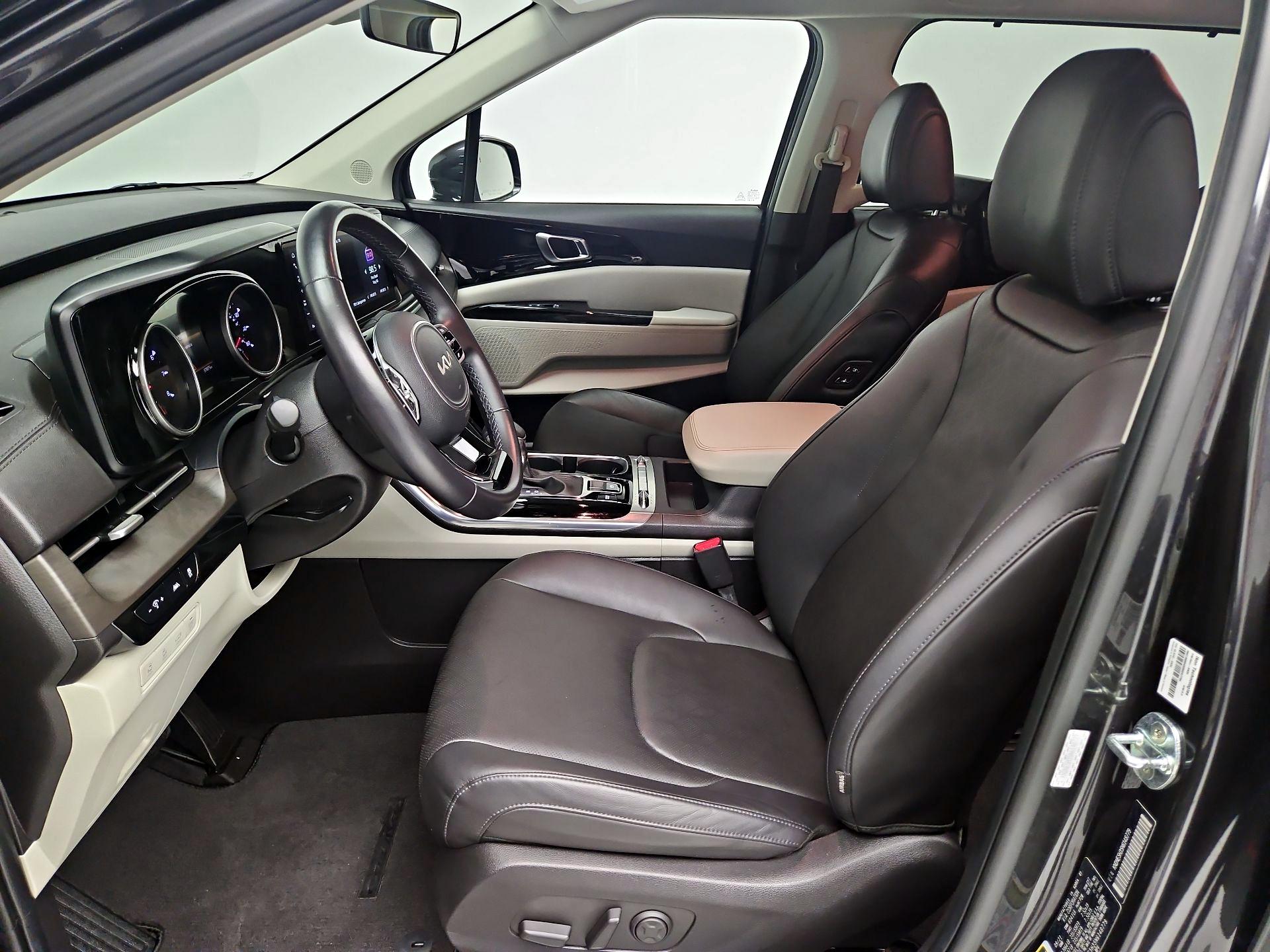 Thumbnail: 2022 Kia Carnival - 11