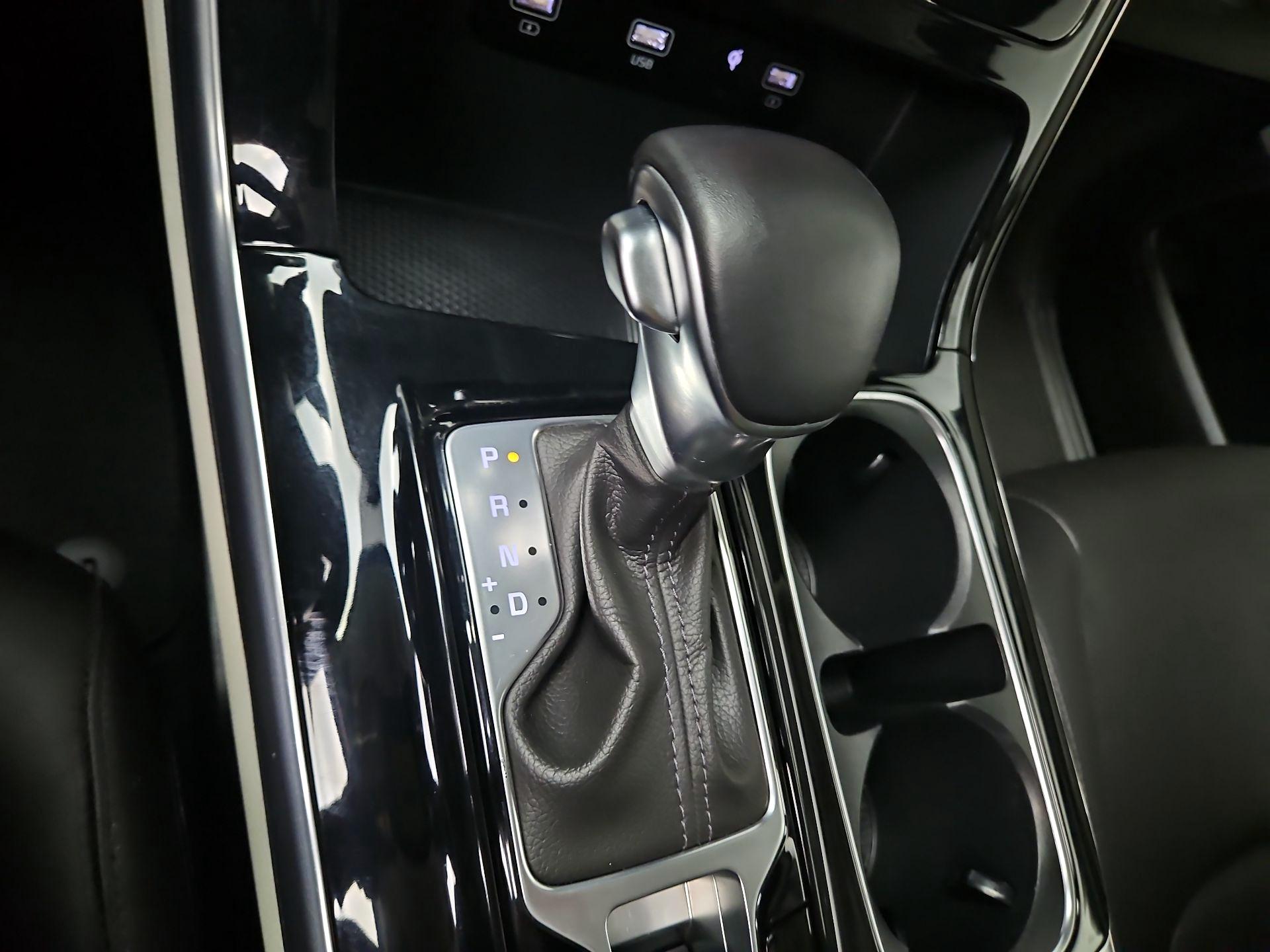 Thumbnail: 2022 Kia Carnival - 18