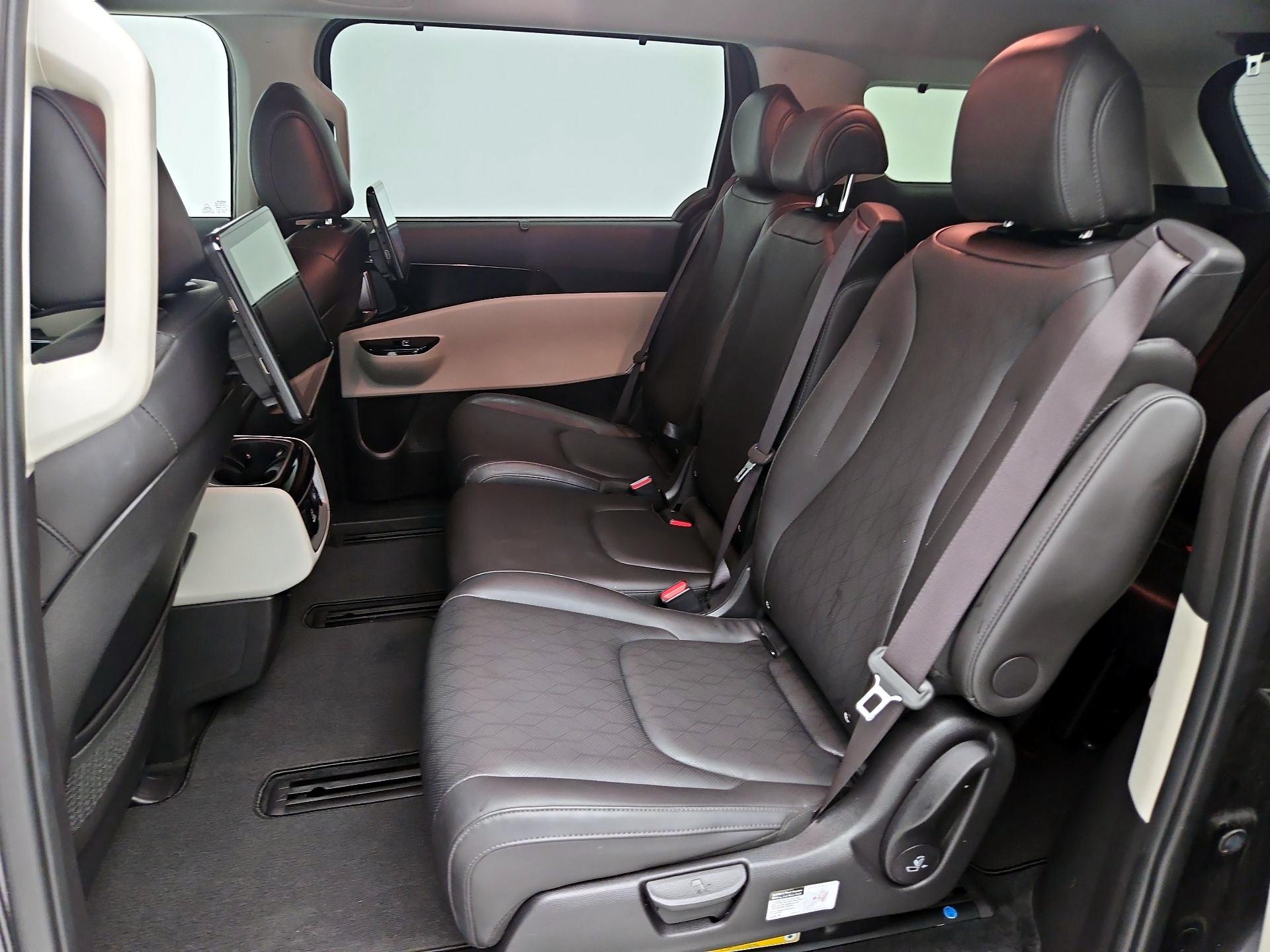 Thumbnail: 2022 Kia Carnival - 20