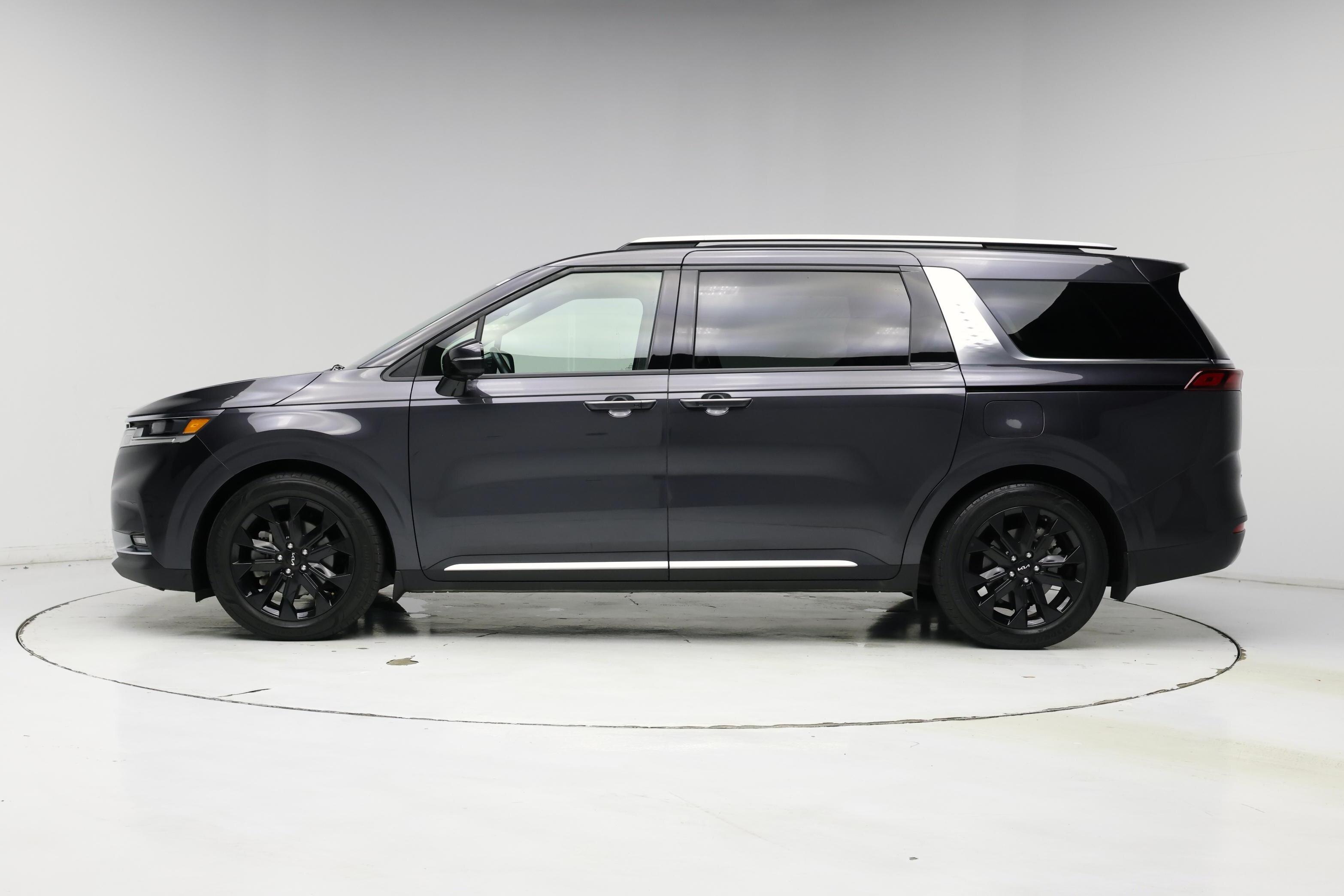 Thumbnail: 2022 Kia Carnival - 3