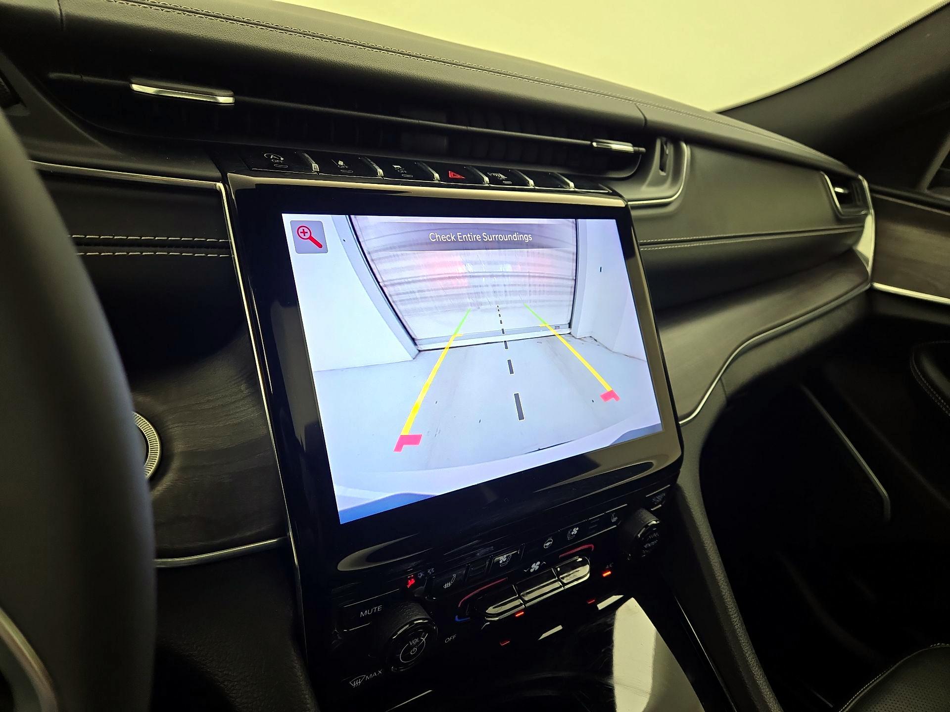 Thumbnail: 2023 Jeep Grand Cherokee - 15