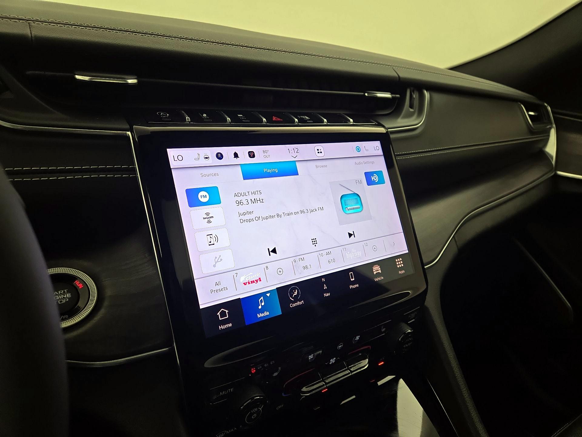 Thumbnail: 2023 Jeep Grand Cherokee - 16