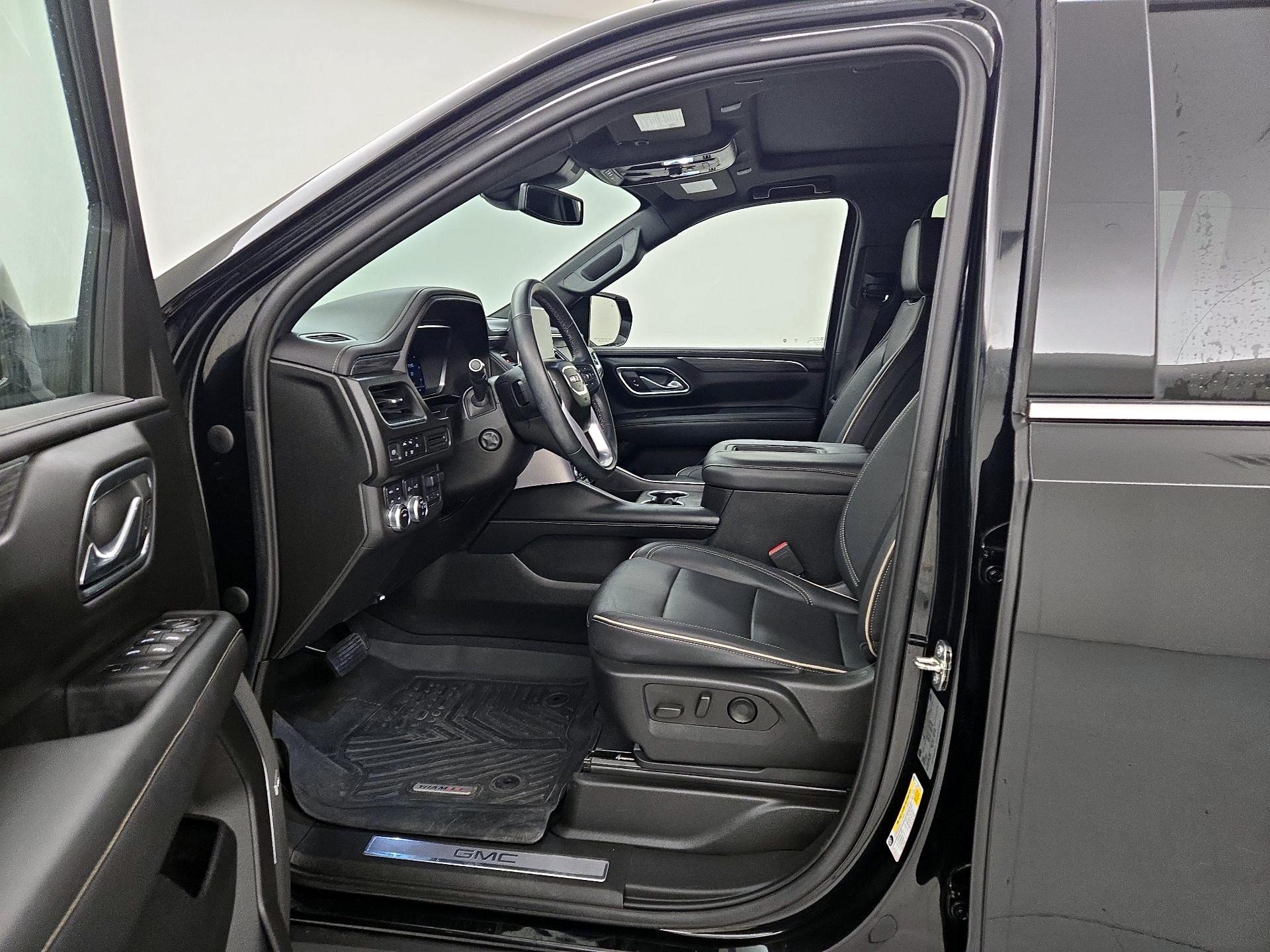 Thumbnail: 2023 GMC Yukon XL - 11