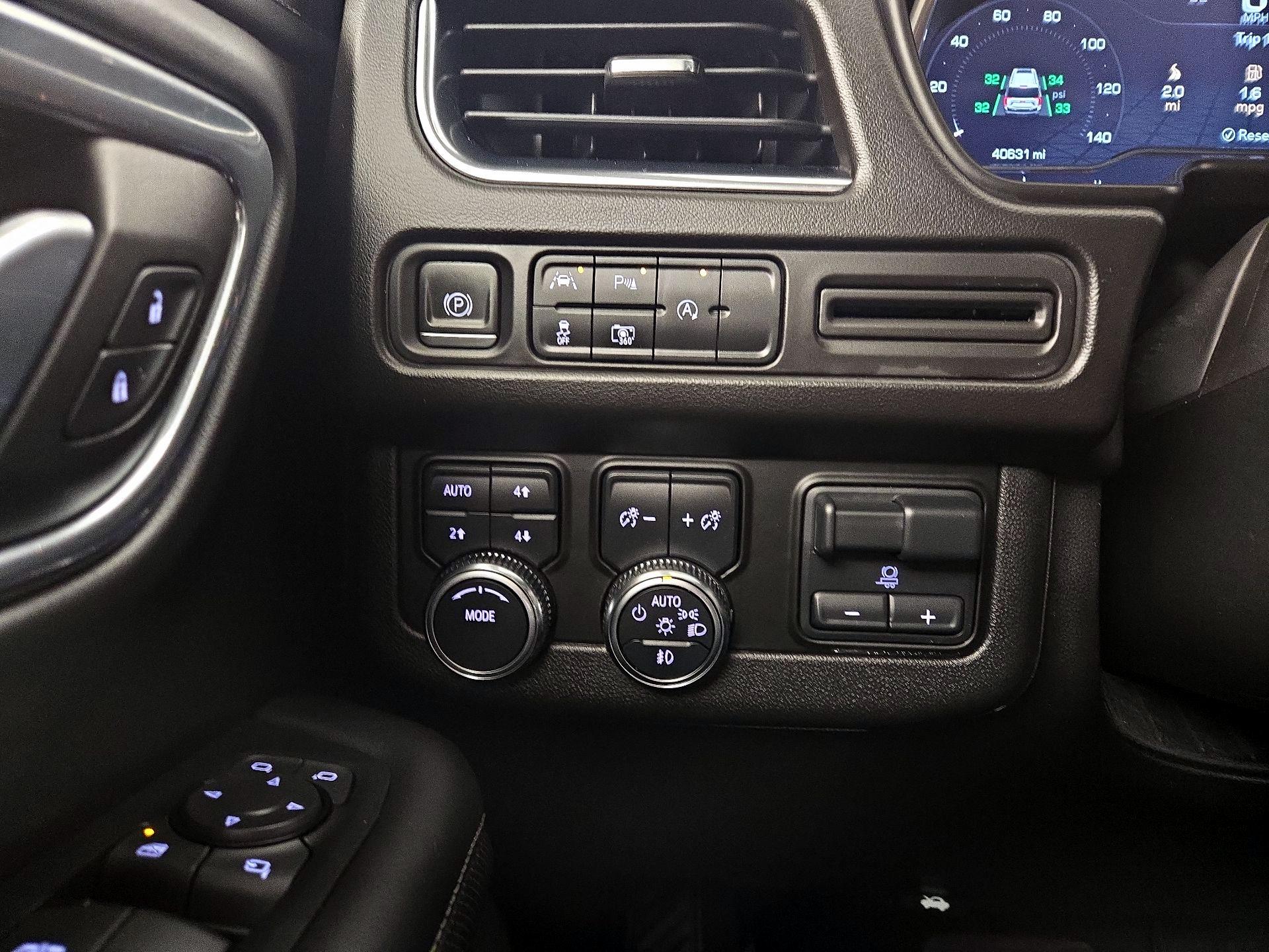 Thumbnail: 2023 GMC Yukon XL - 13