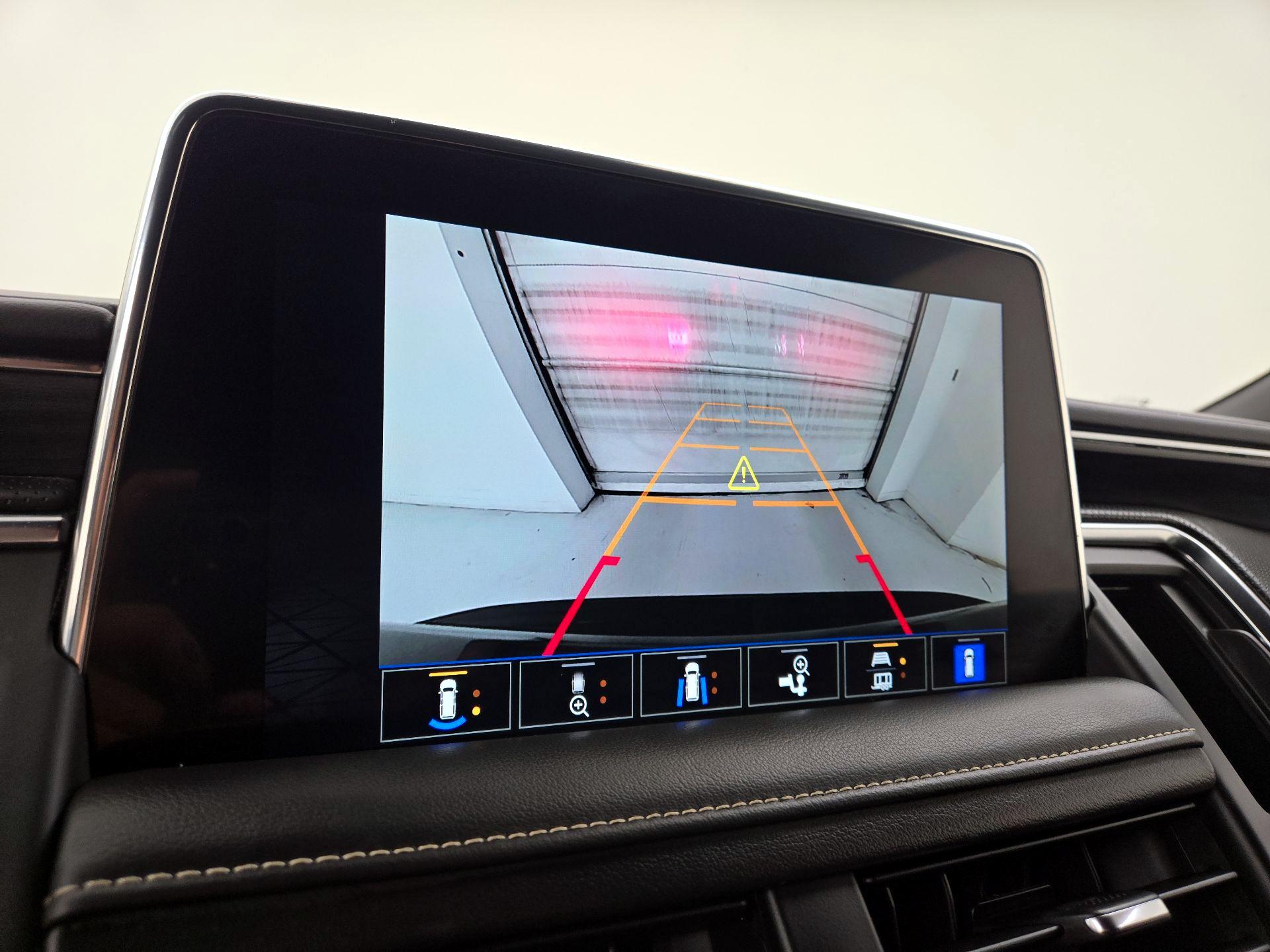 Thumbnail: 2023 GMC Yukon XL - 15