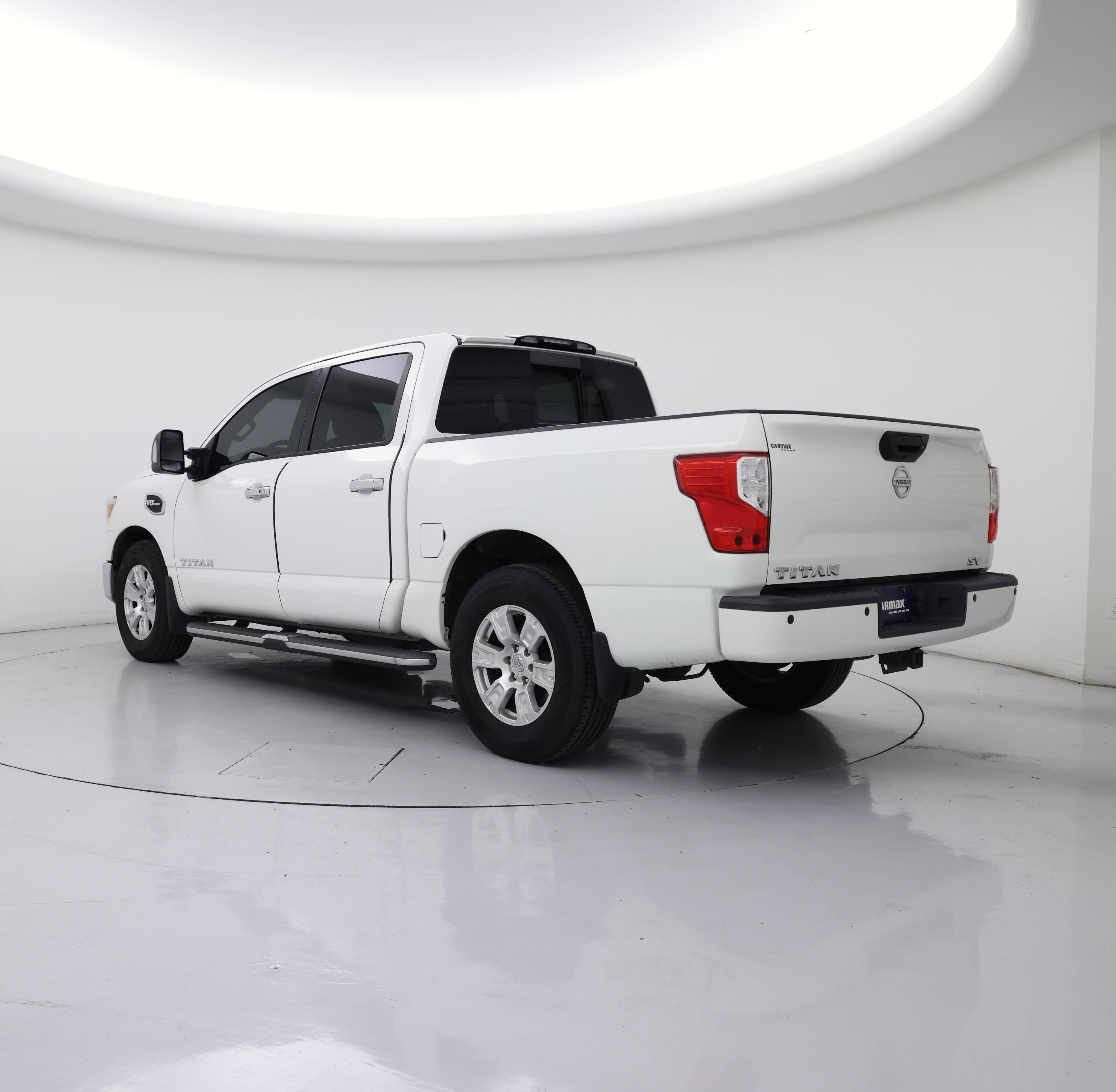 Thumbnail: 2017 Nissan Titan - 2