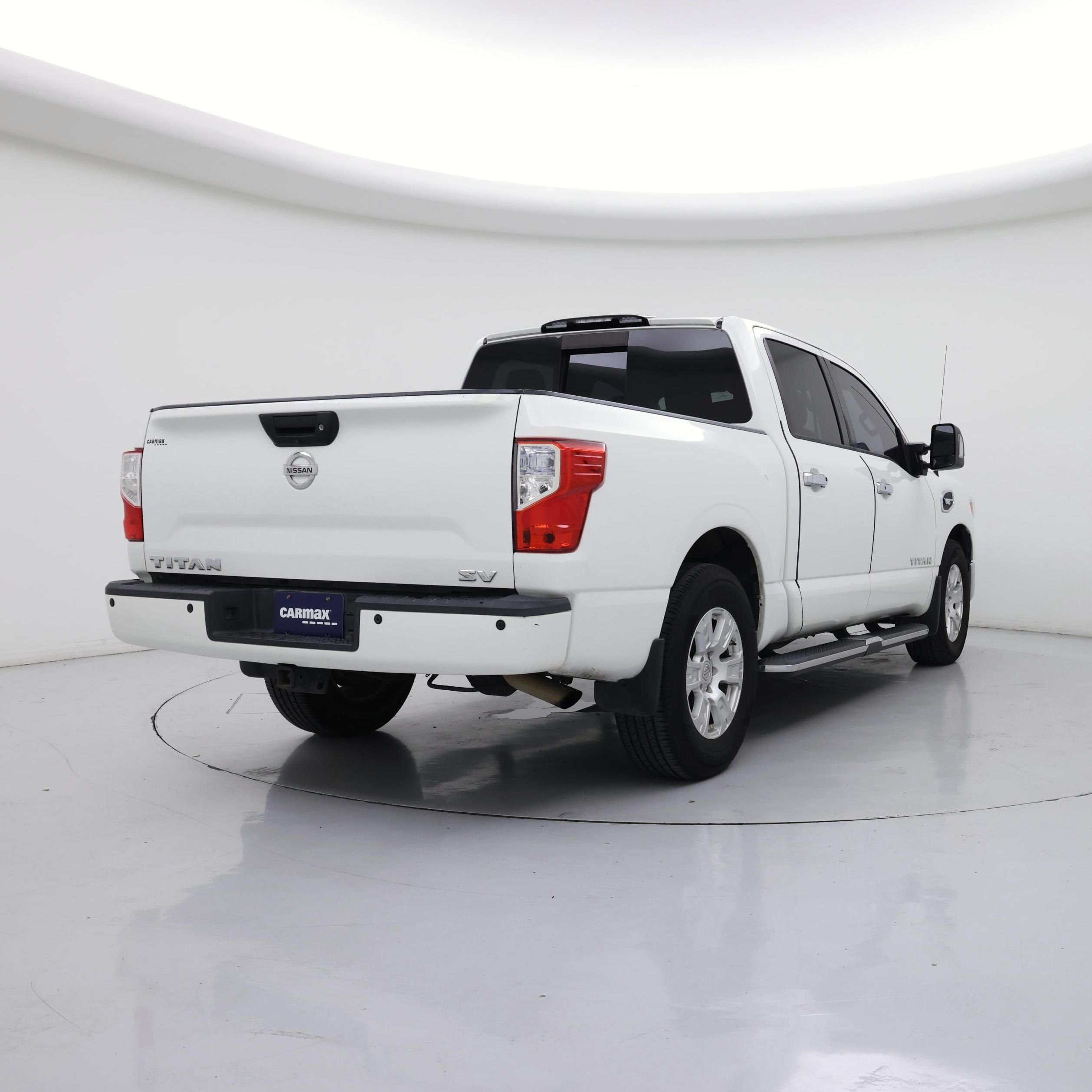 Thumbnail: 2017 Nissan Titan - 8