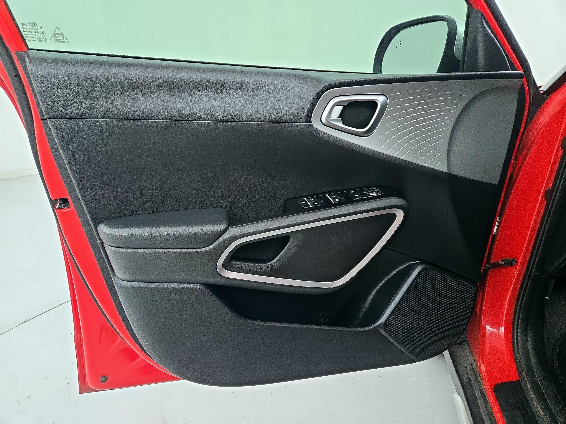 Thumbnail: 2020 Kia Soul - 12