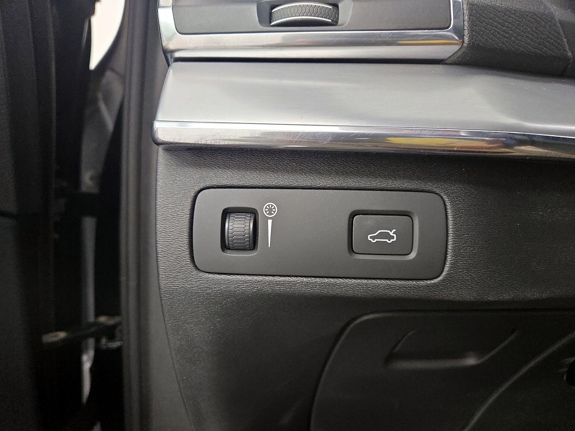 Thumbnail: 2017 Volvo XC90 - 13