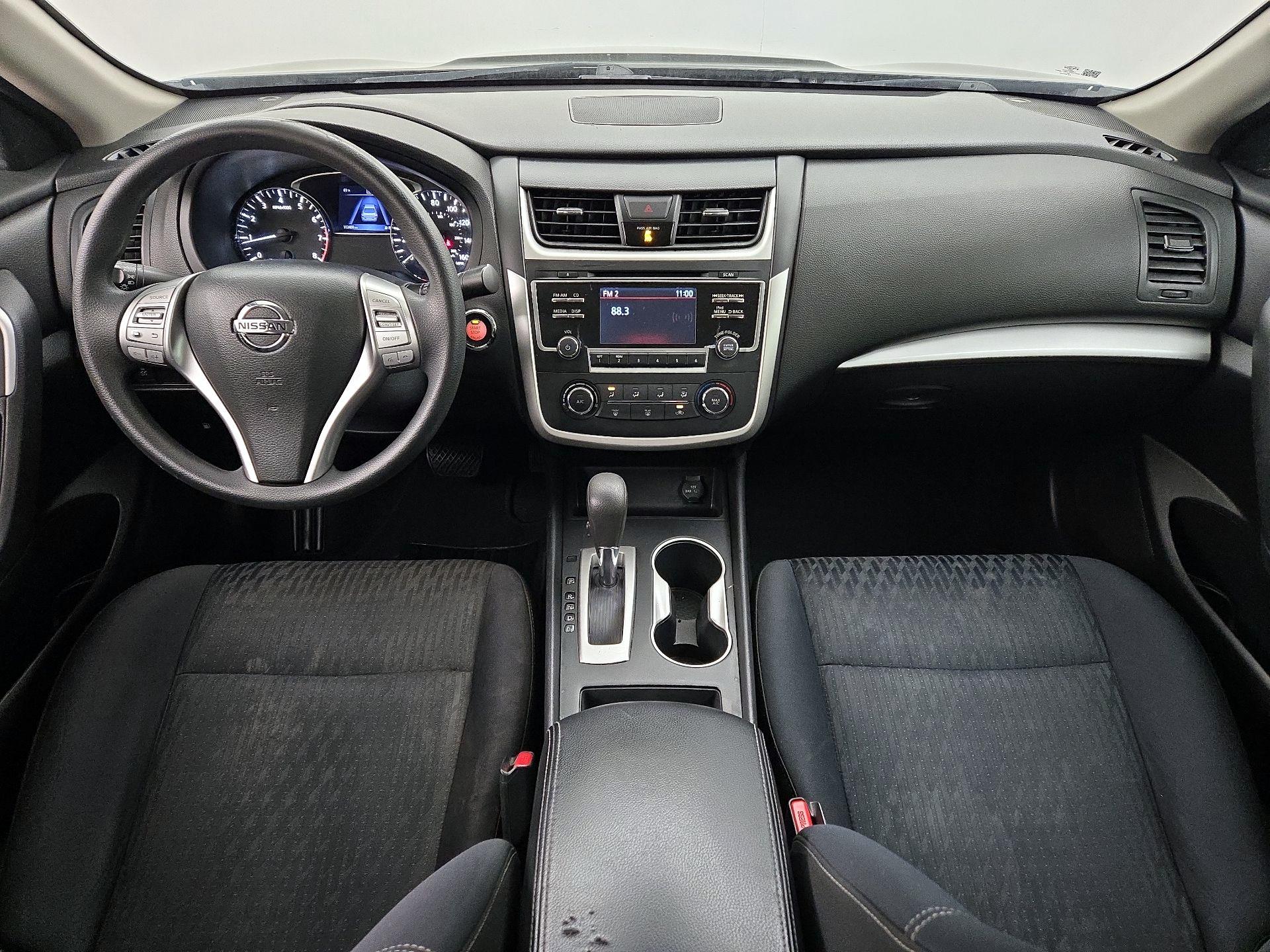 Thumbnail: 2017 Nissan Altima - 9