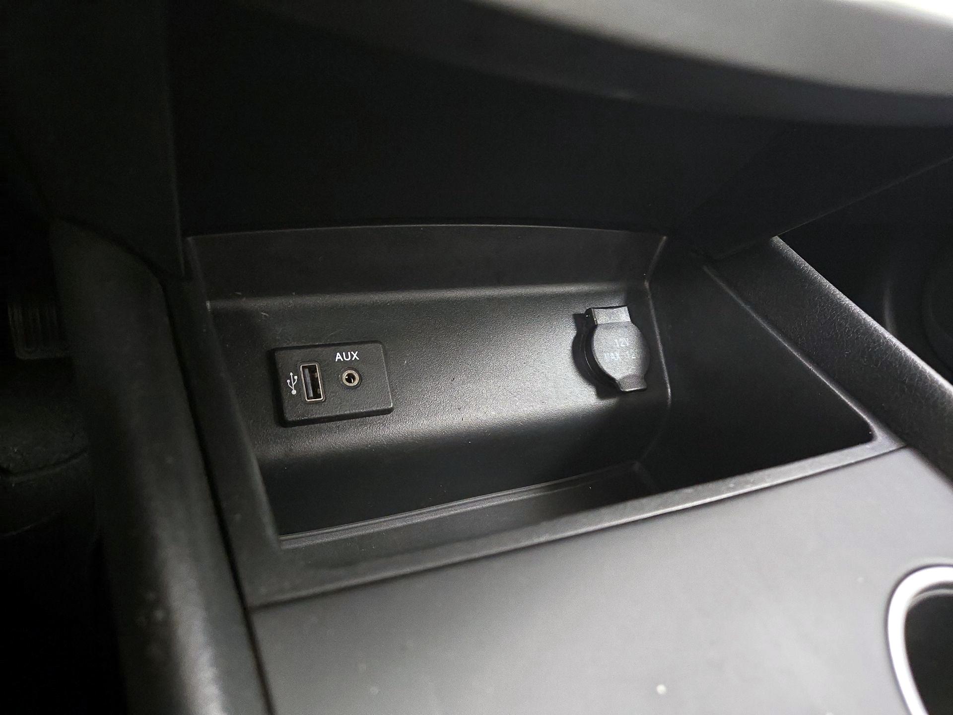 Thumbnail: 2017 Nissan Altima - 18