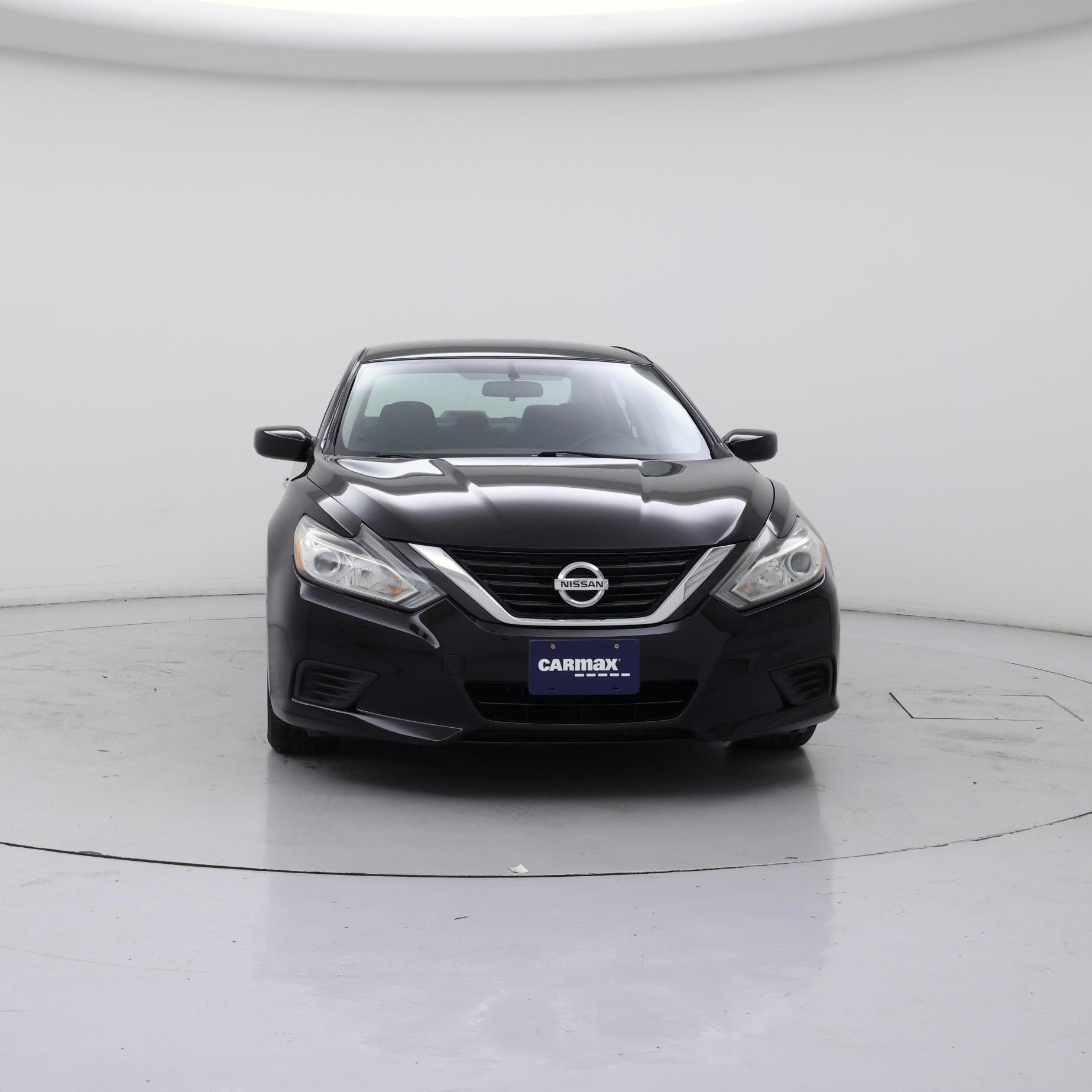 Thumbnail: 2017 Nissan Altima - 5