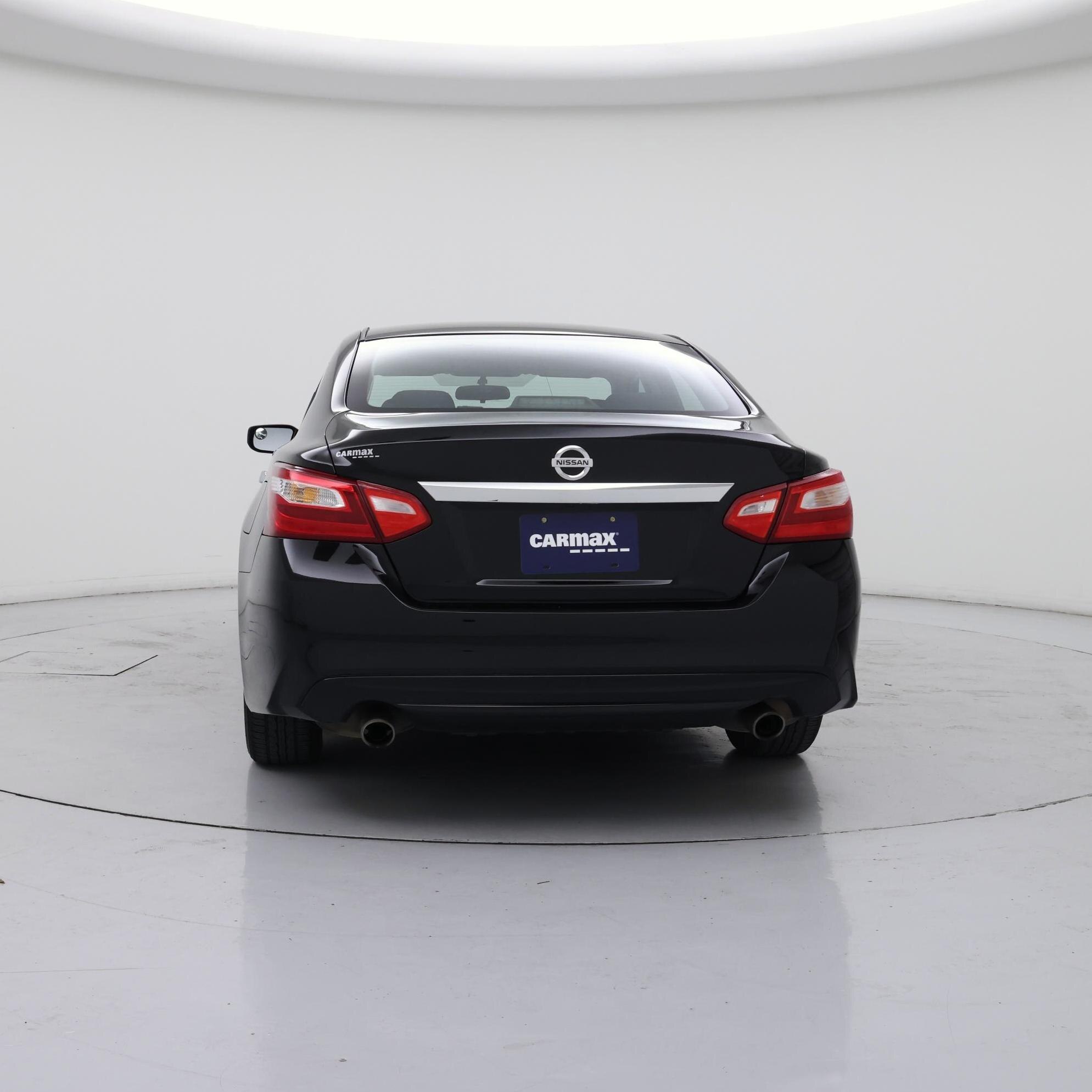 Thumbnail: 2017 Nissan Altima - 6